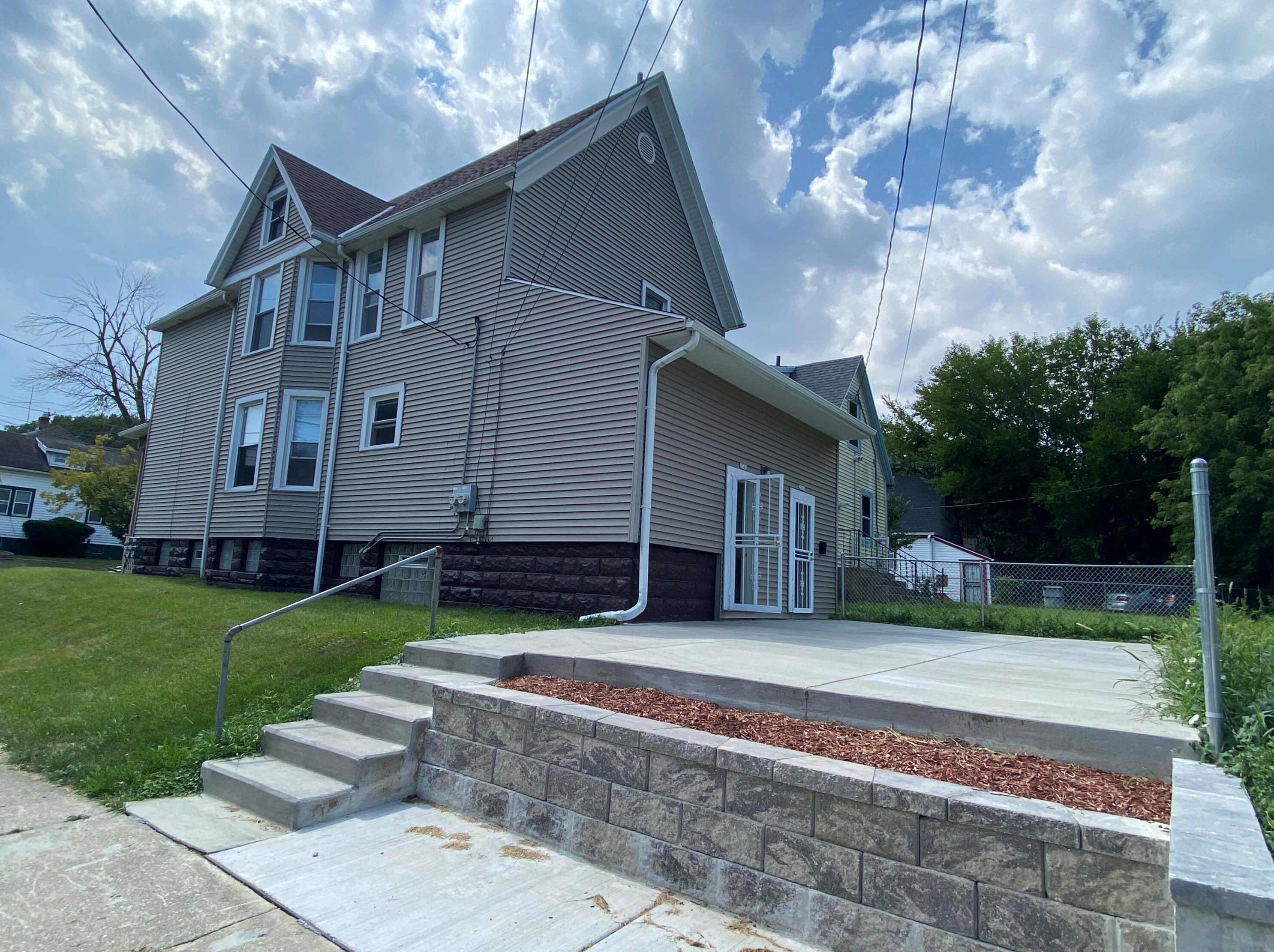 2302 W Vine St #2302-a, Milwaukee, WI 53205