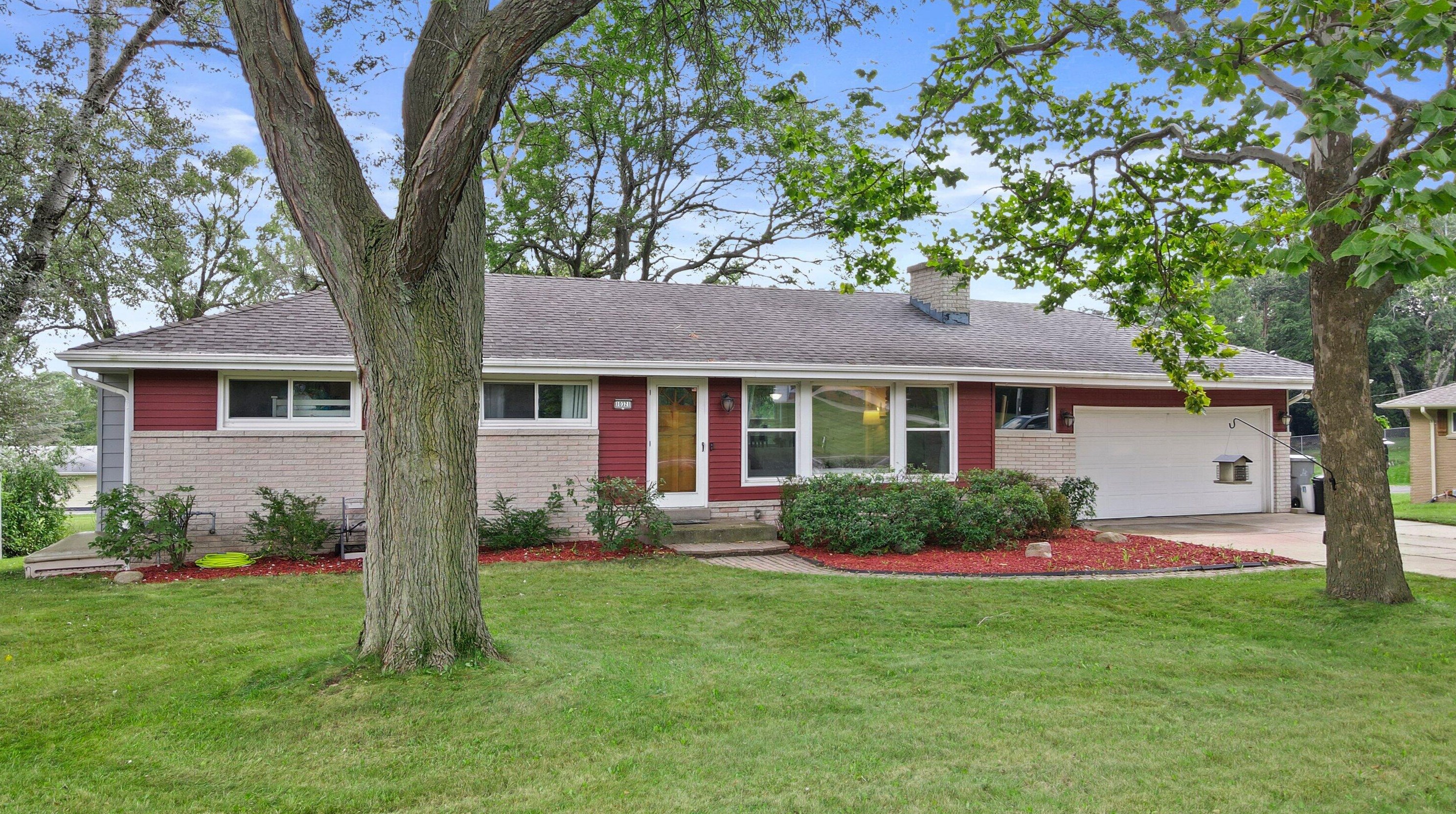10321 W Vera Ave, Milwaukee, WI 53224