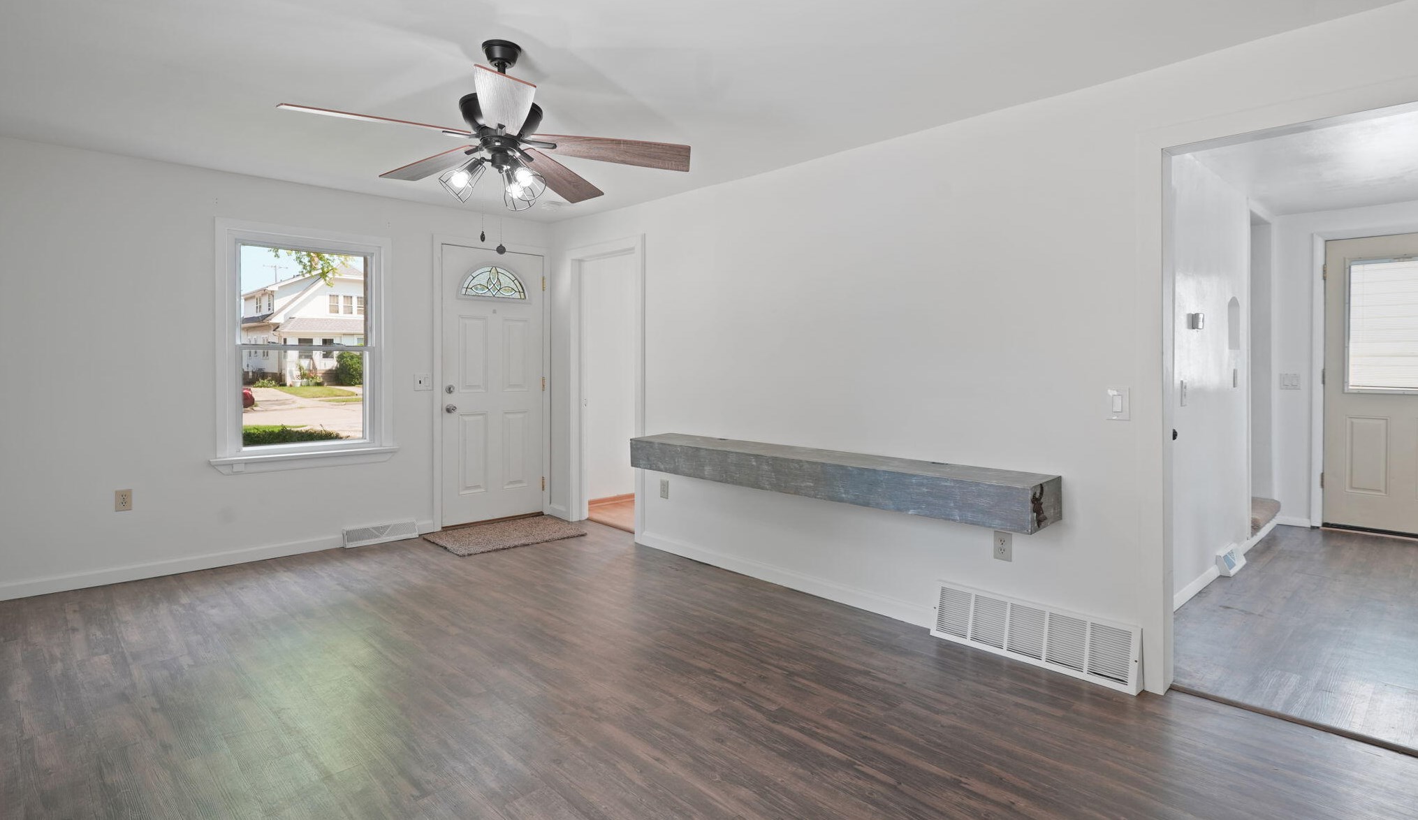 1250 Kentucky St, Racine, WI 53405-2819