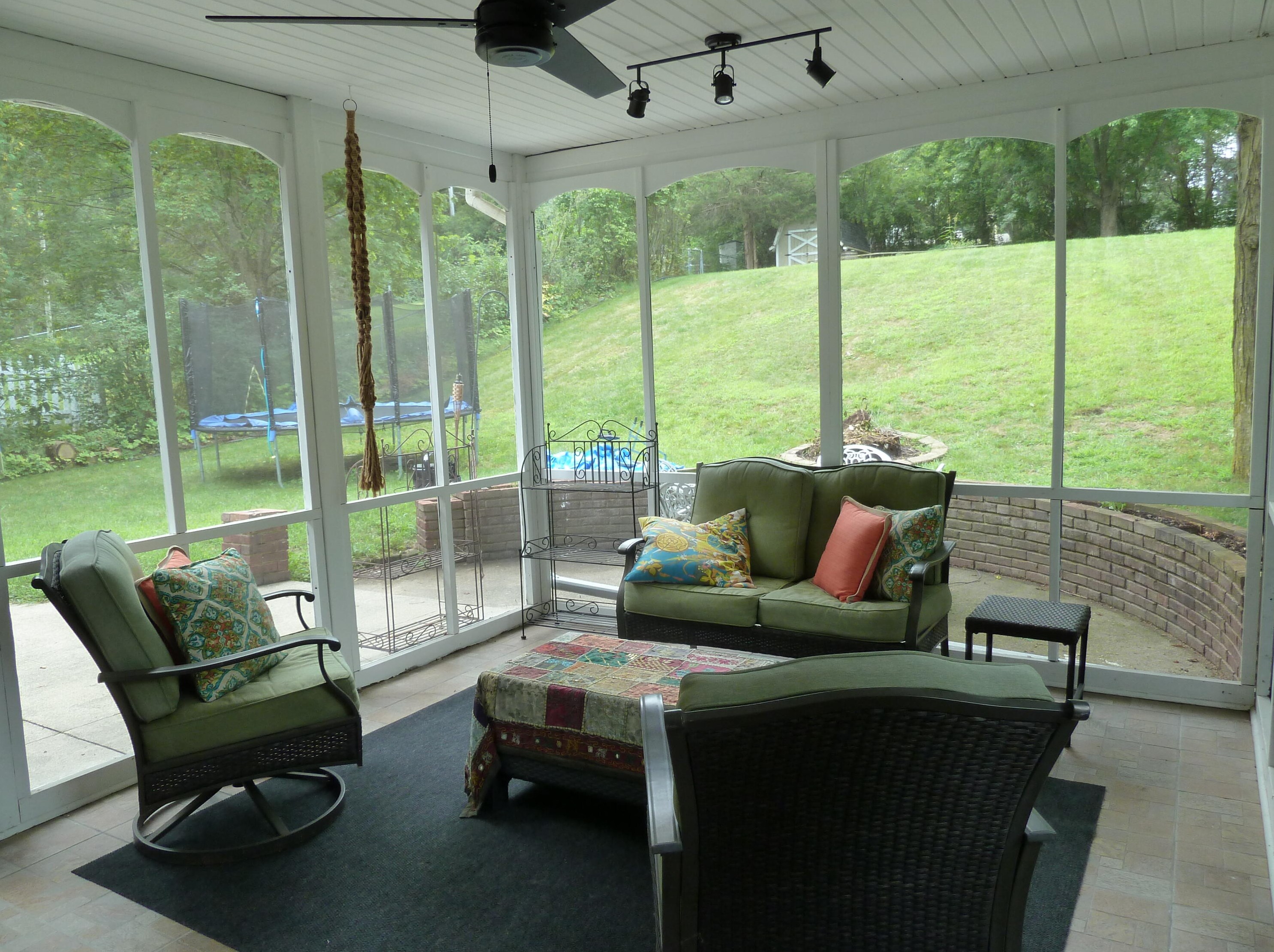 1014 Decker Dr, West Bend, WI 53090