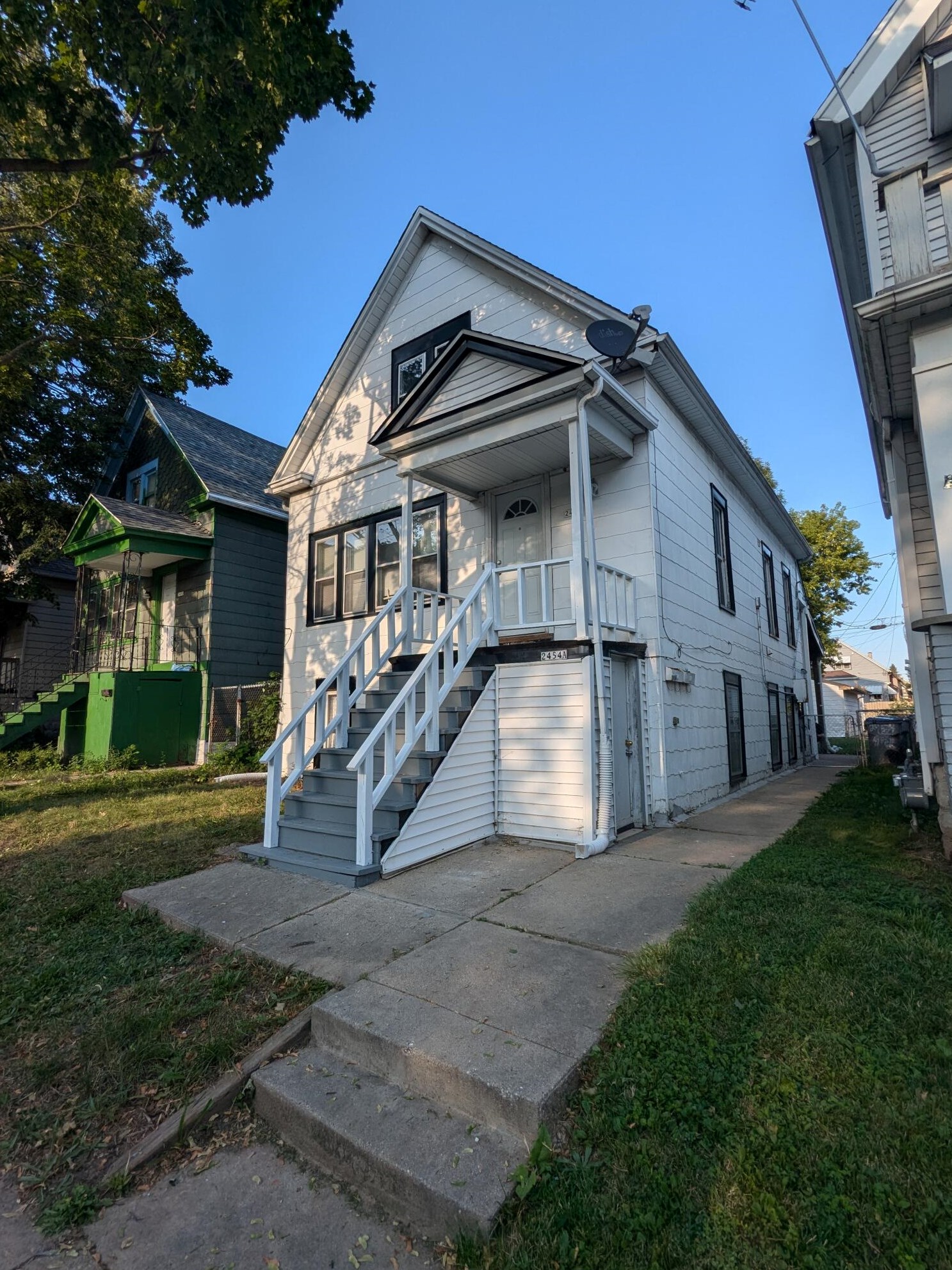 2454 S 10th St, Milwaukee, WI 53215
