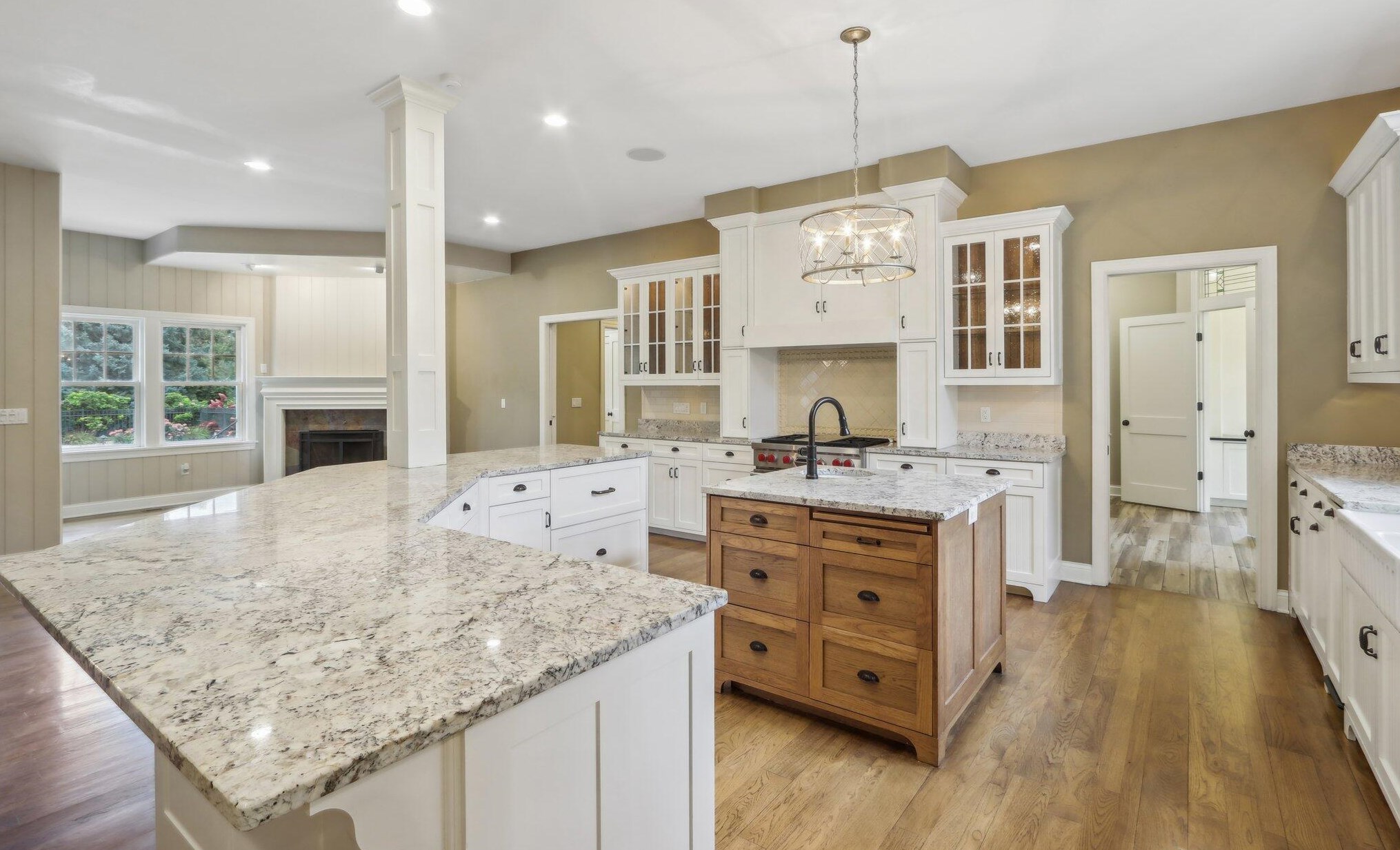 3279 Waterleaf Ln, Chenequa, WI 53029