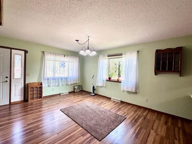 608 Hokah St, Caledonia, MN 55921
