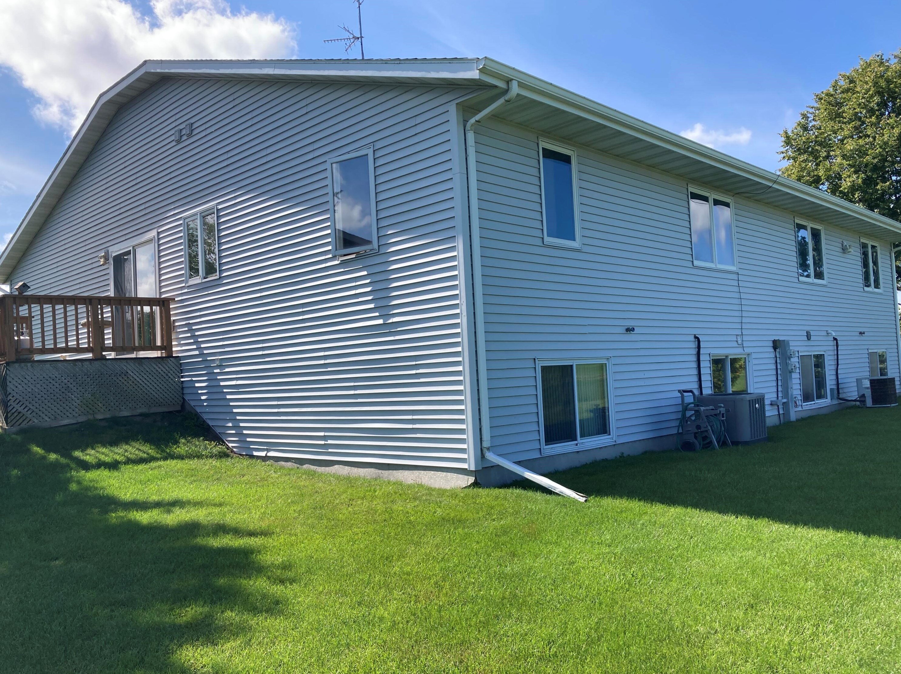 601 Dutch Ct, Oostburg, WI 53070