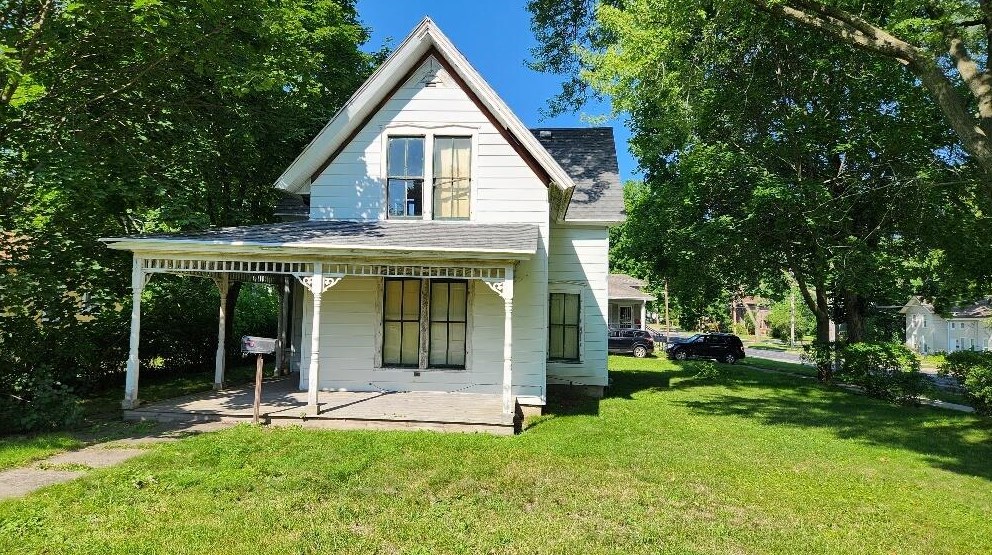122 N 5th St, Delavan, WI 53115