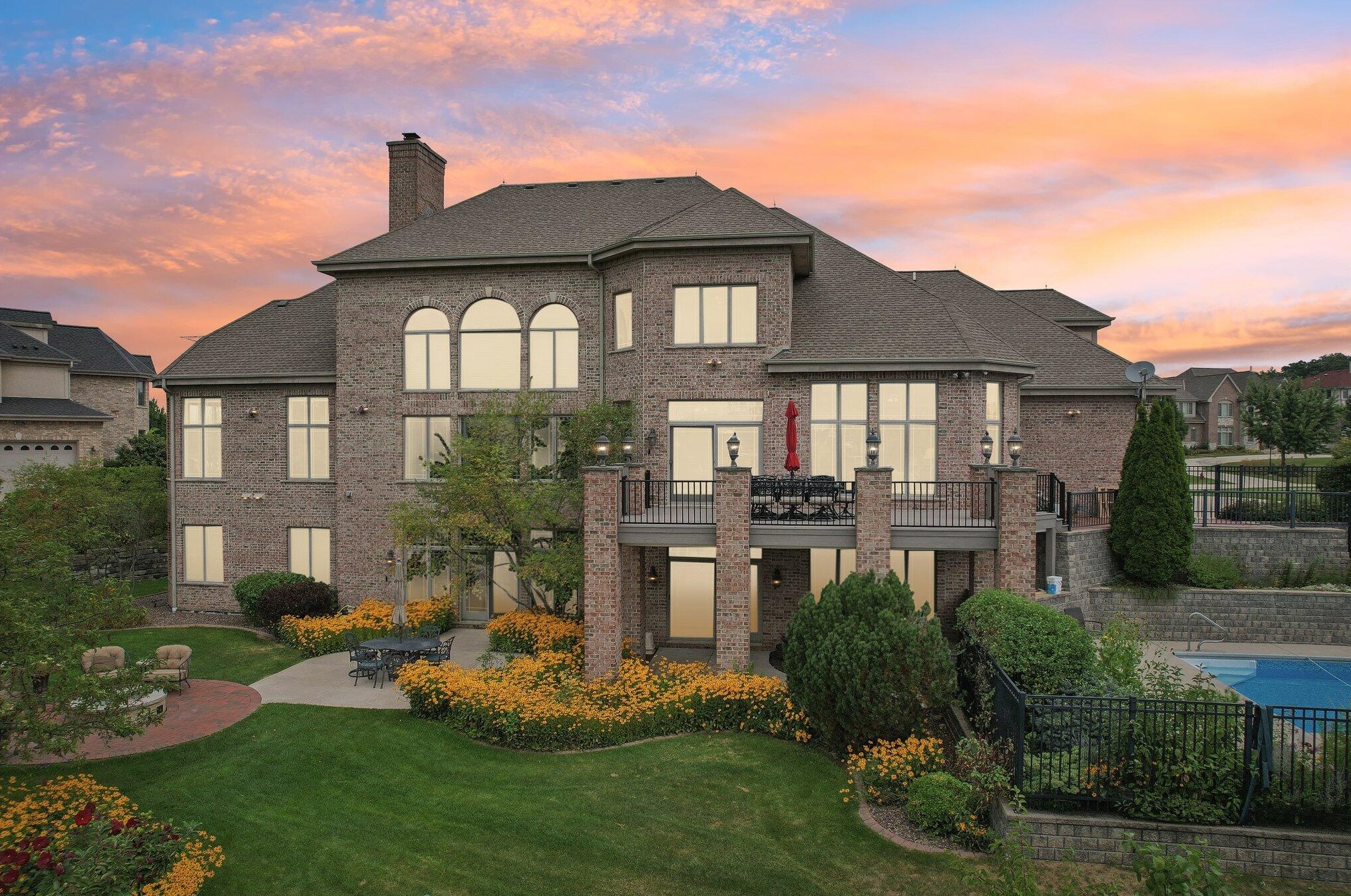 19425 Compton Ln, Brookfield, WI 53045