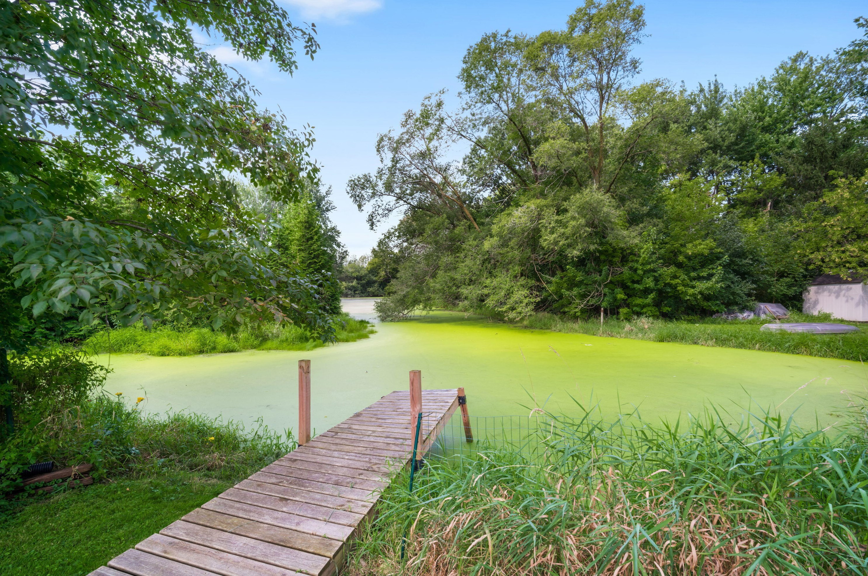 1455 Shoreland Ln, Hubertus, WI 53033