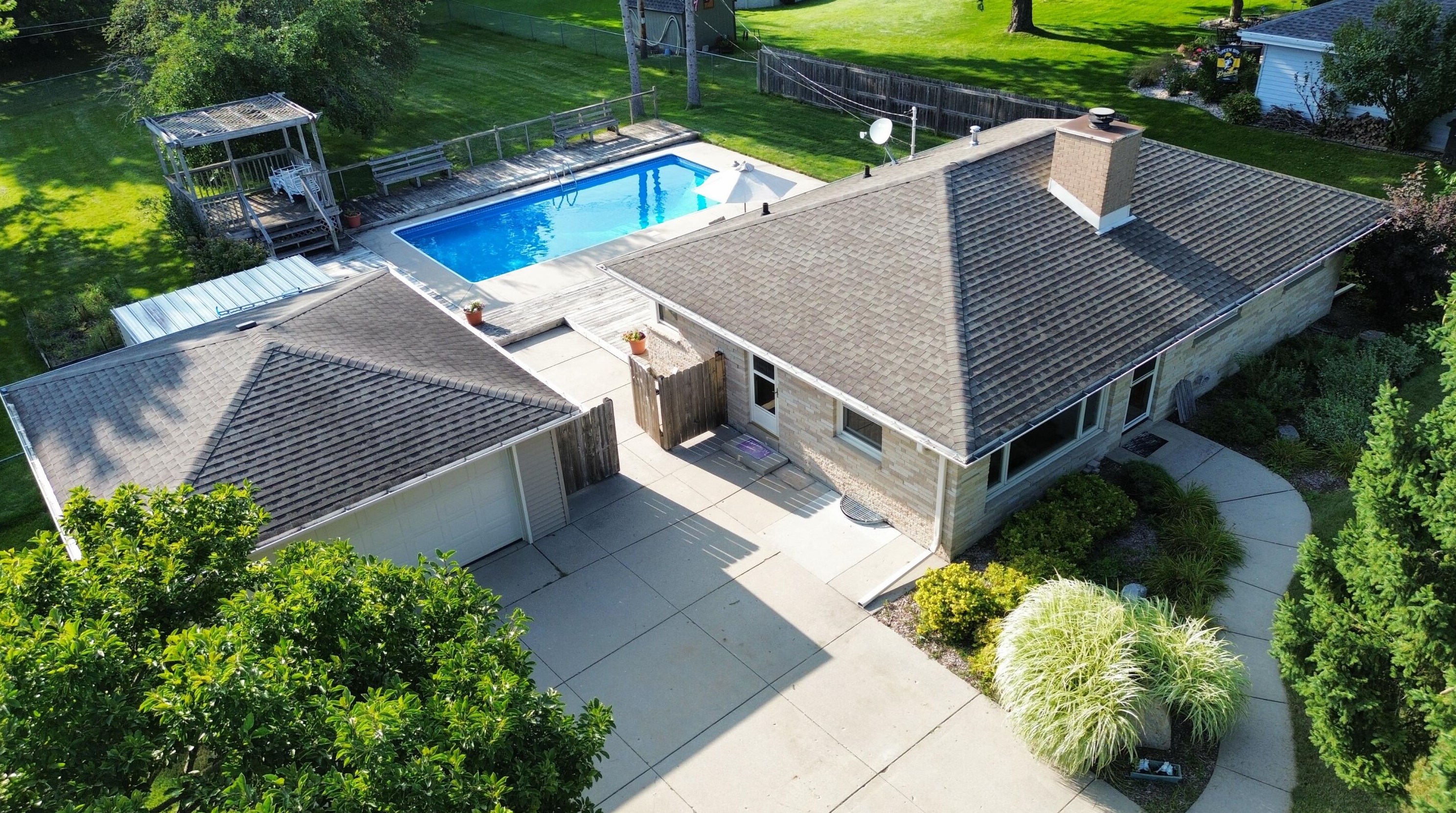 8501 S 42nd St, Hales Corners, WI 53132