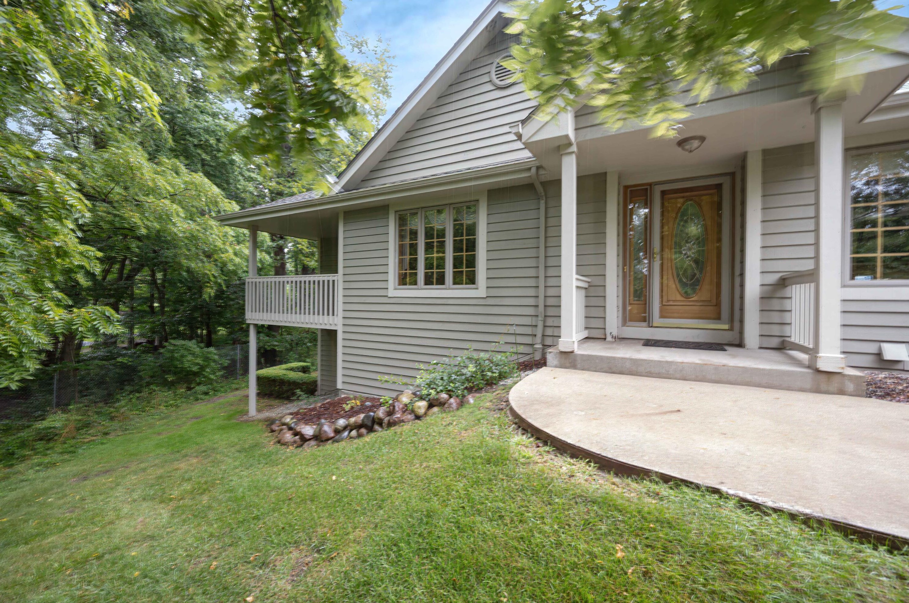 4040 S Wildcat Ct, Milwaukee, WI 53228