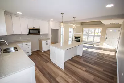 1125  Anchor Ave, West Bend, WI 53095 - Photo 4