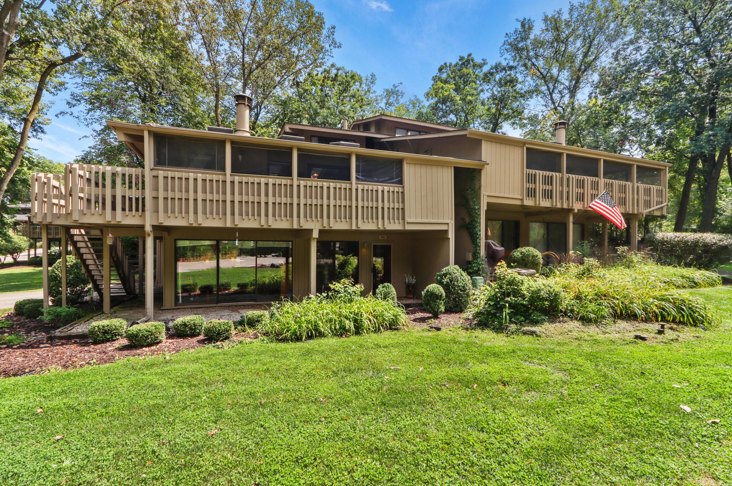 503 Tam O Shanter Dr #a, Fontana, WI 53125