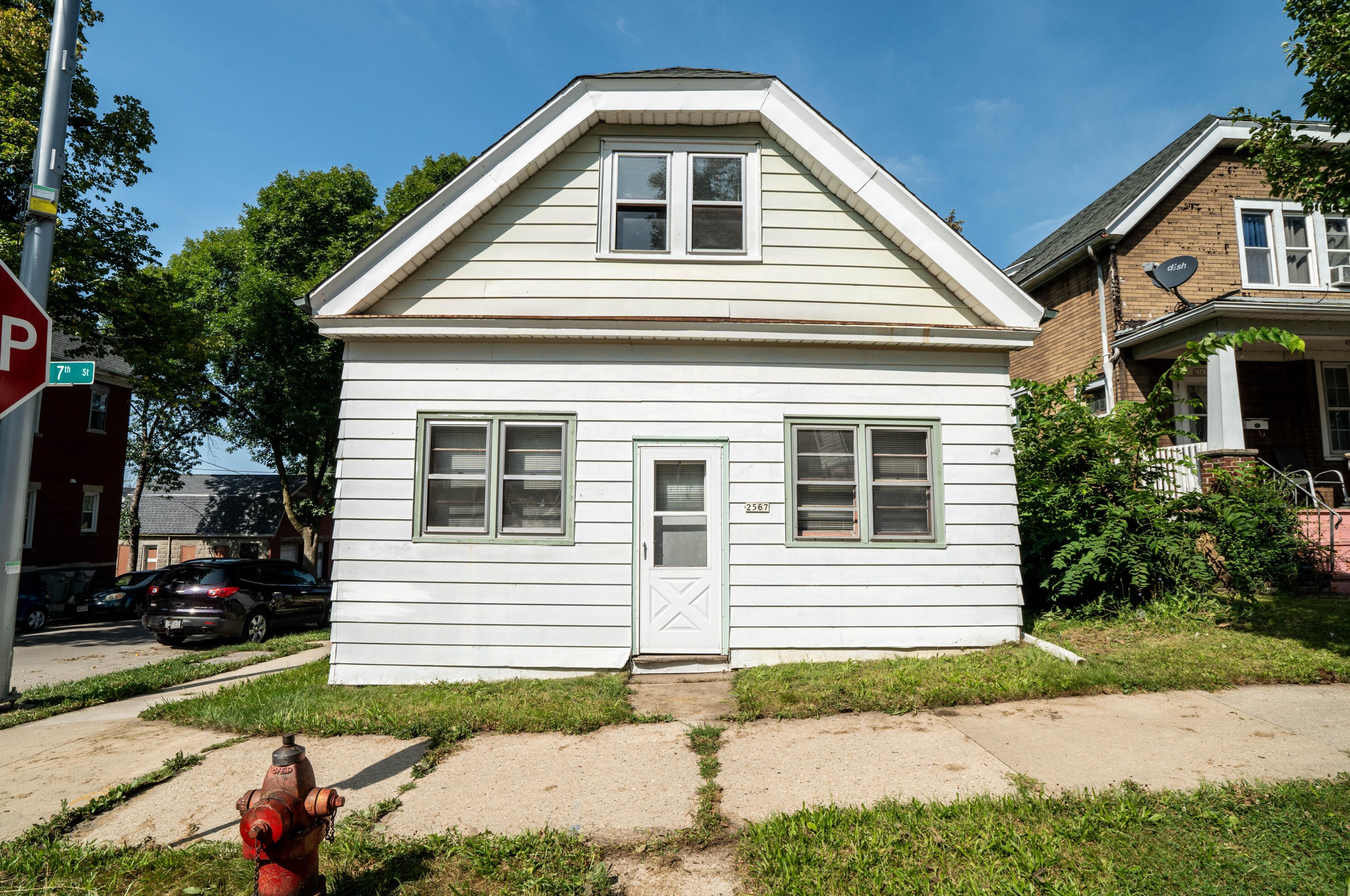 2567 S 7th St, Milwaukee, WI 53215