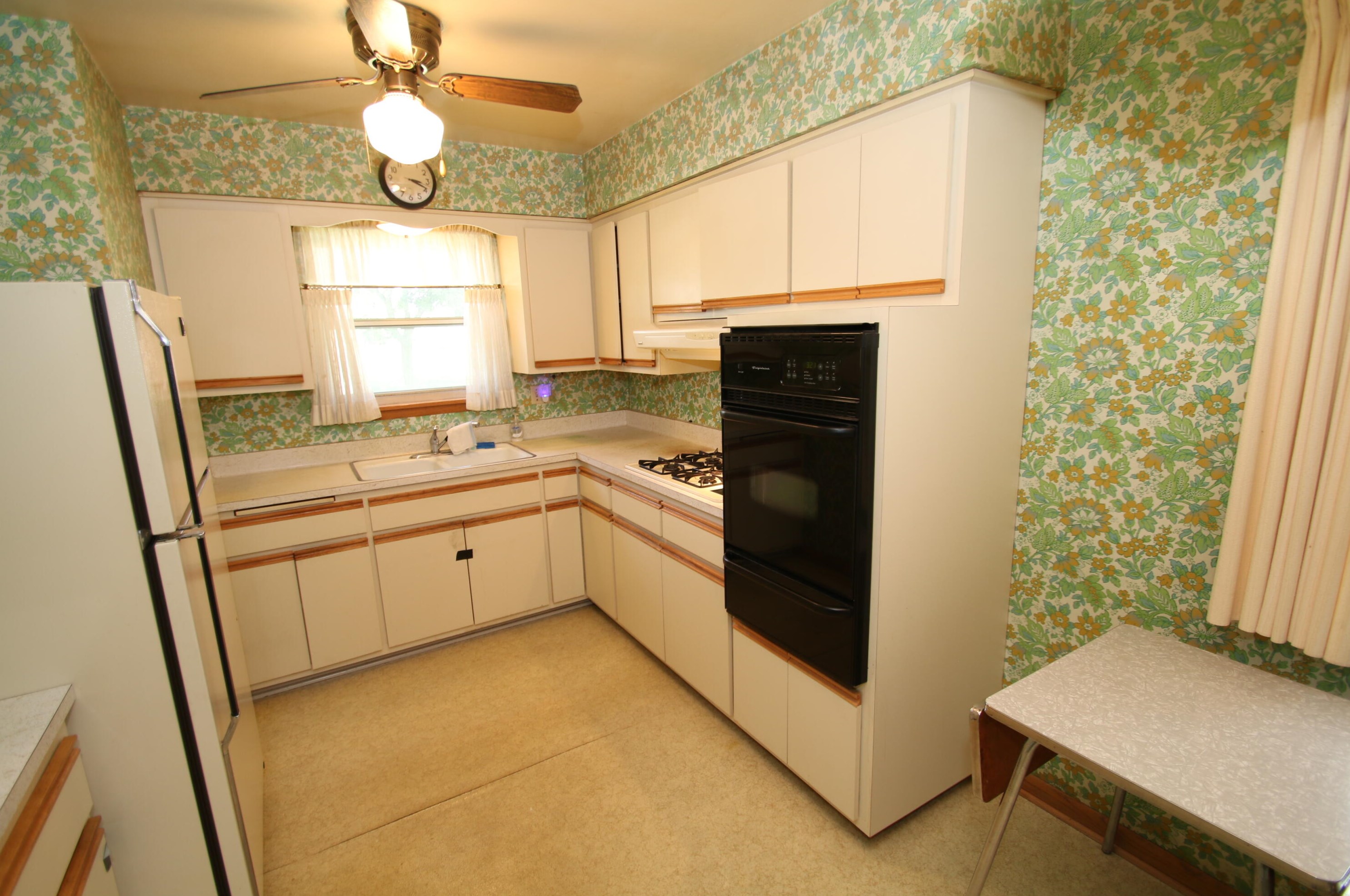 8019 W Potomac Ave, Milwaukee, WI 53218