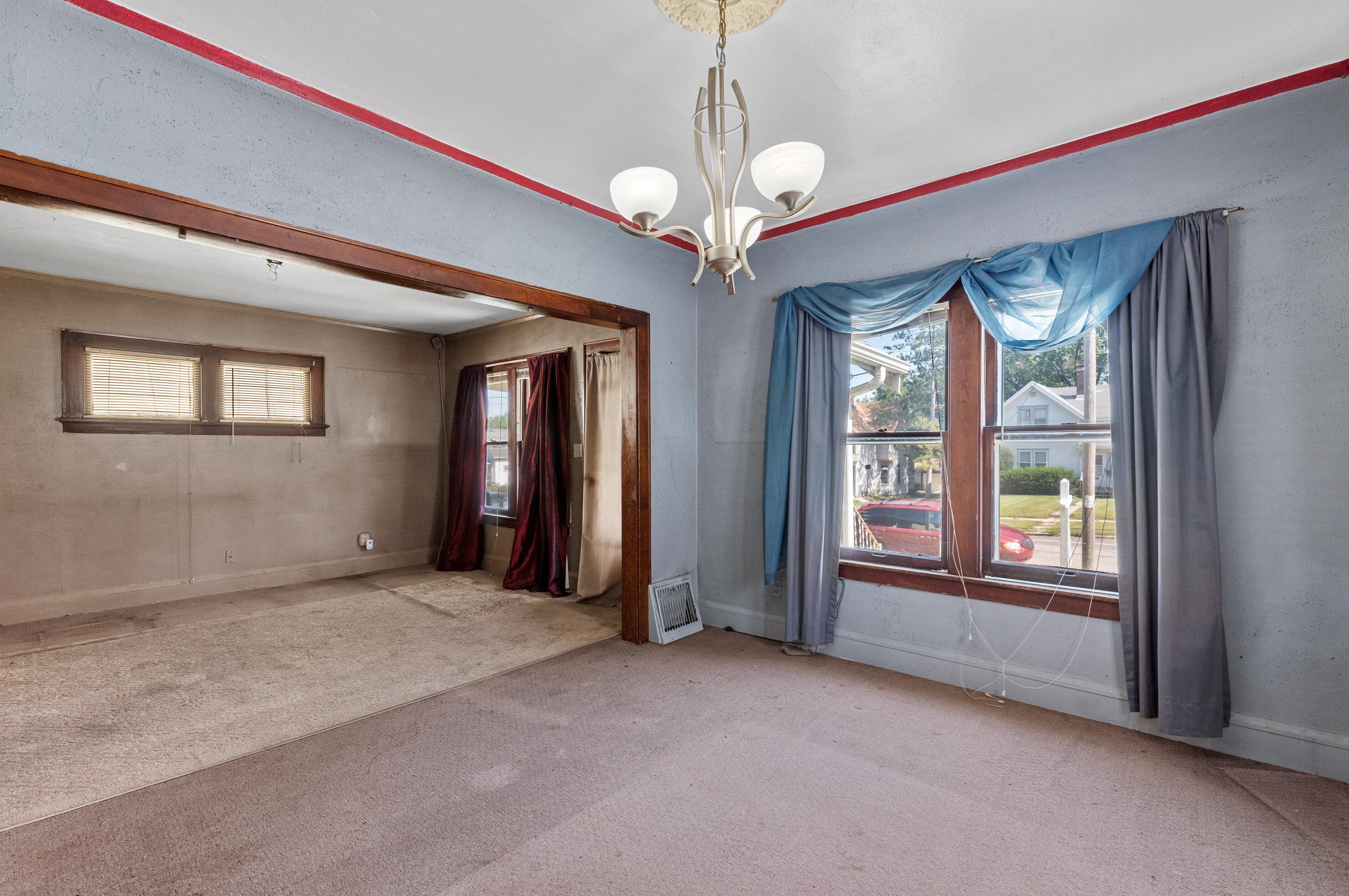 454 W Kilbourn Ave, West Bend, WI 53095