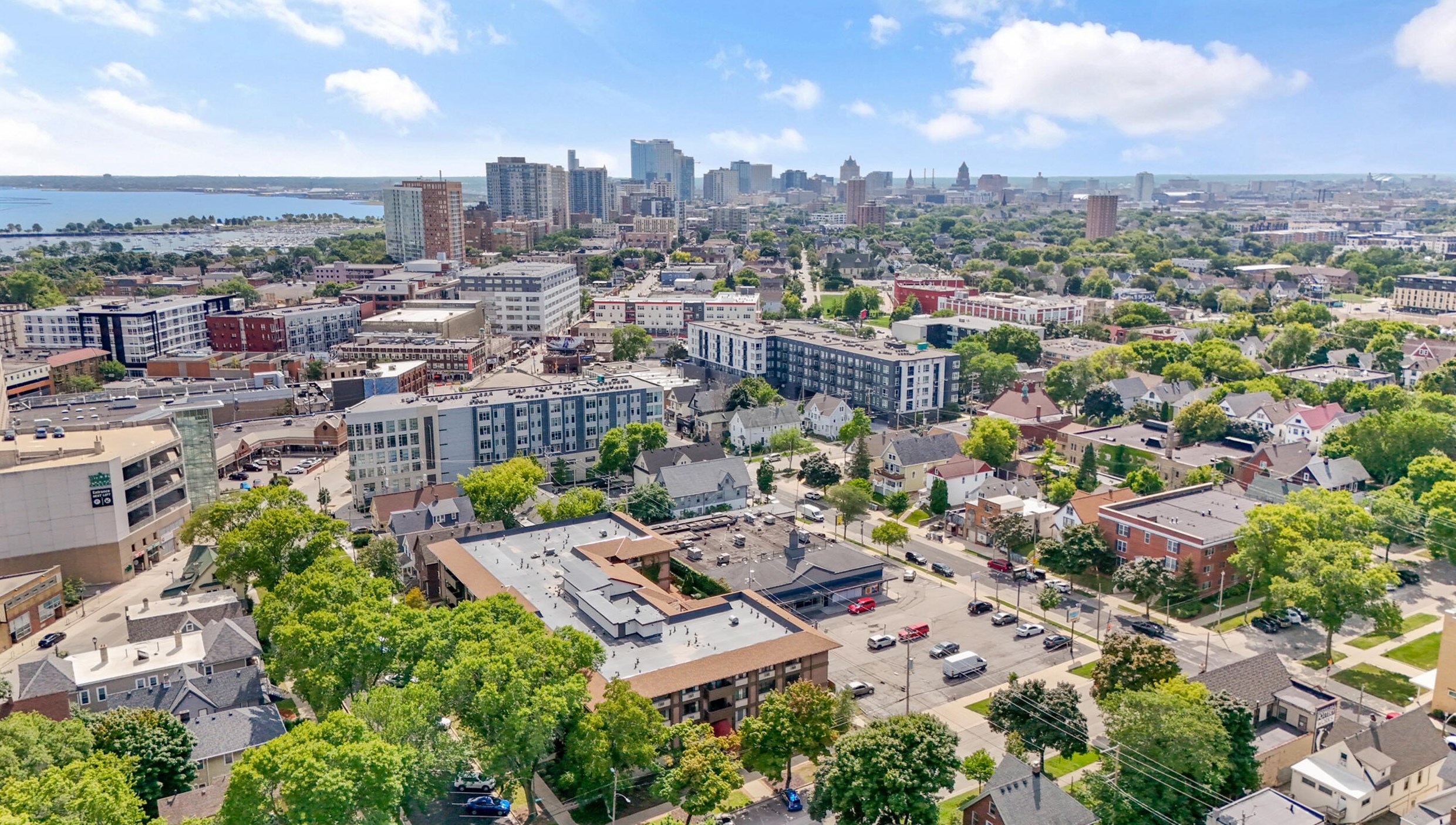 2025 E Greenwich Ave #211, Milwaukee, WI 53211