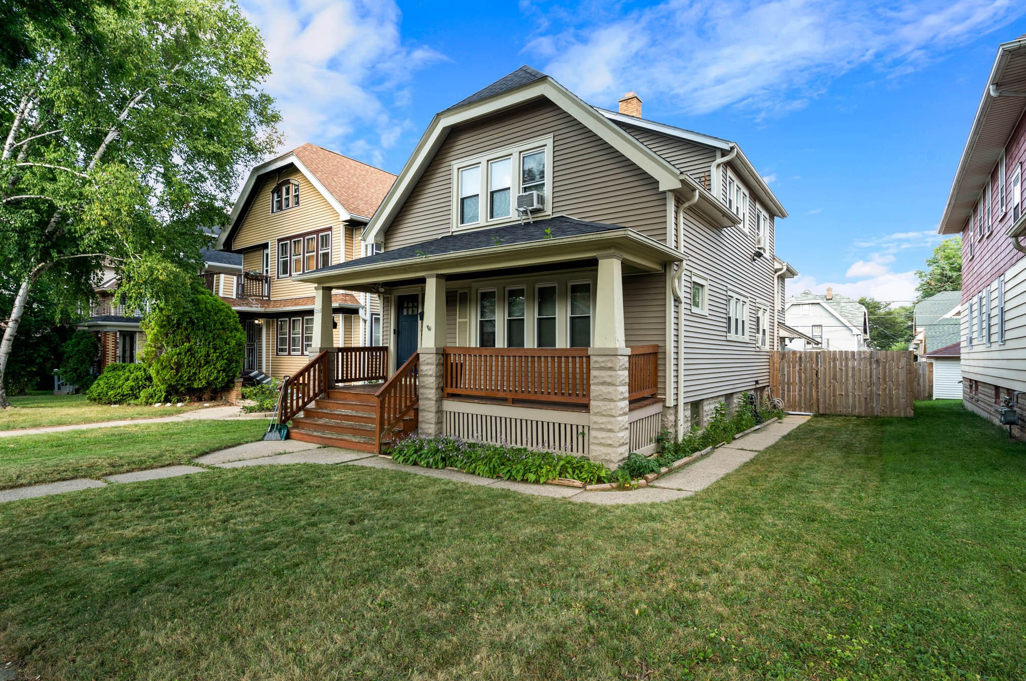 2942 N 55th St, Milwaukee, WI 53210