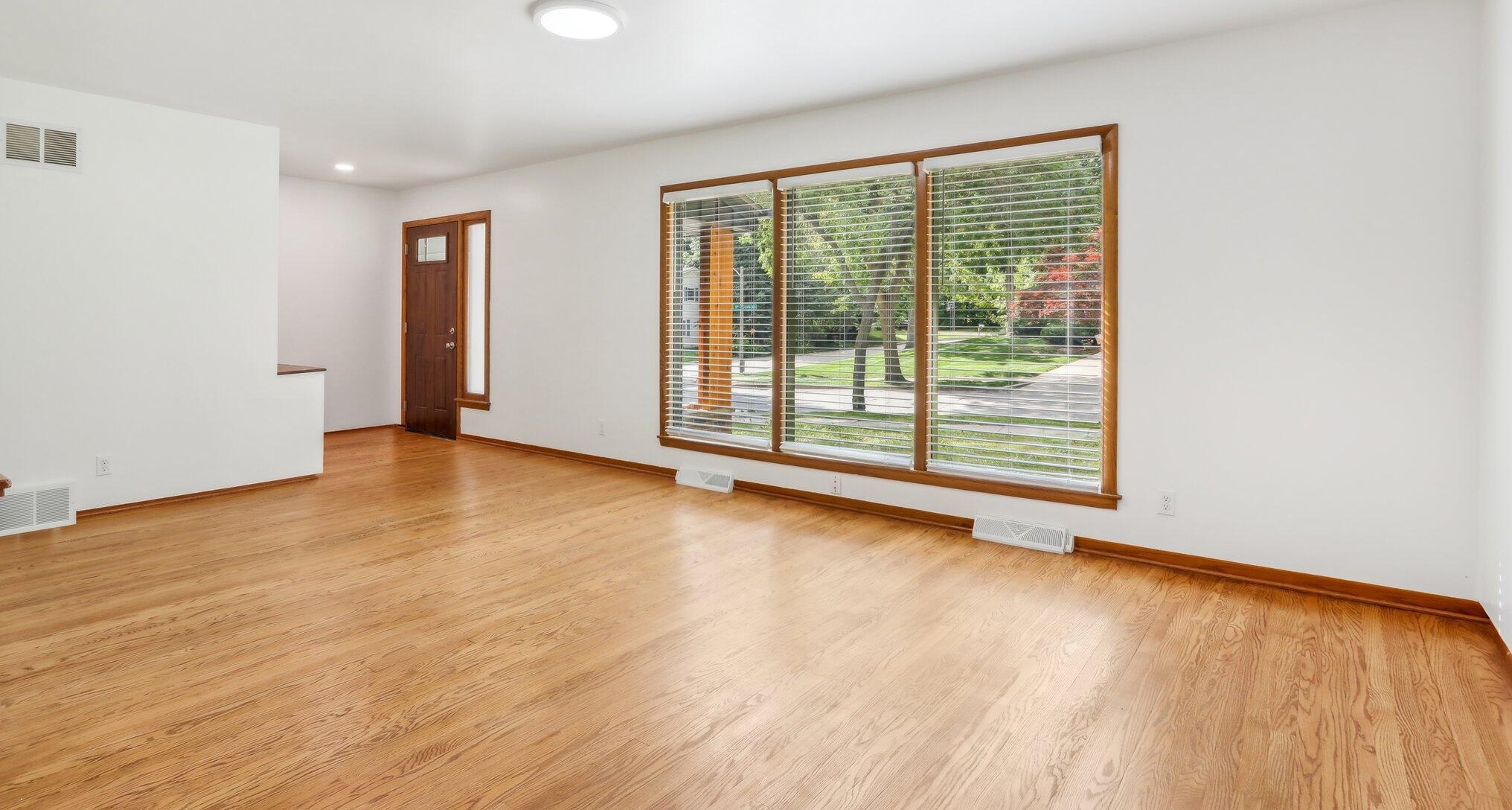 1904 W Clayton Crest Ave, Milwaukee, WI 53221