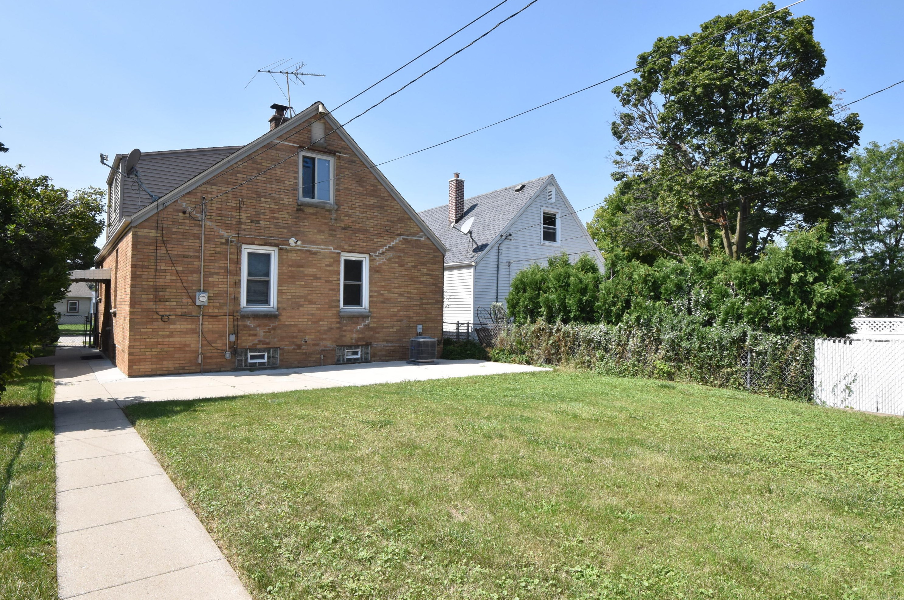 3404 20th St, Milwaukee WI  53215-4918 exterior