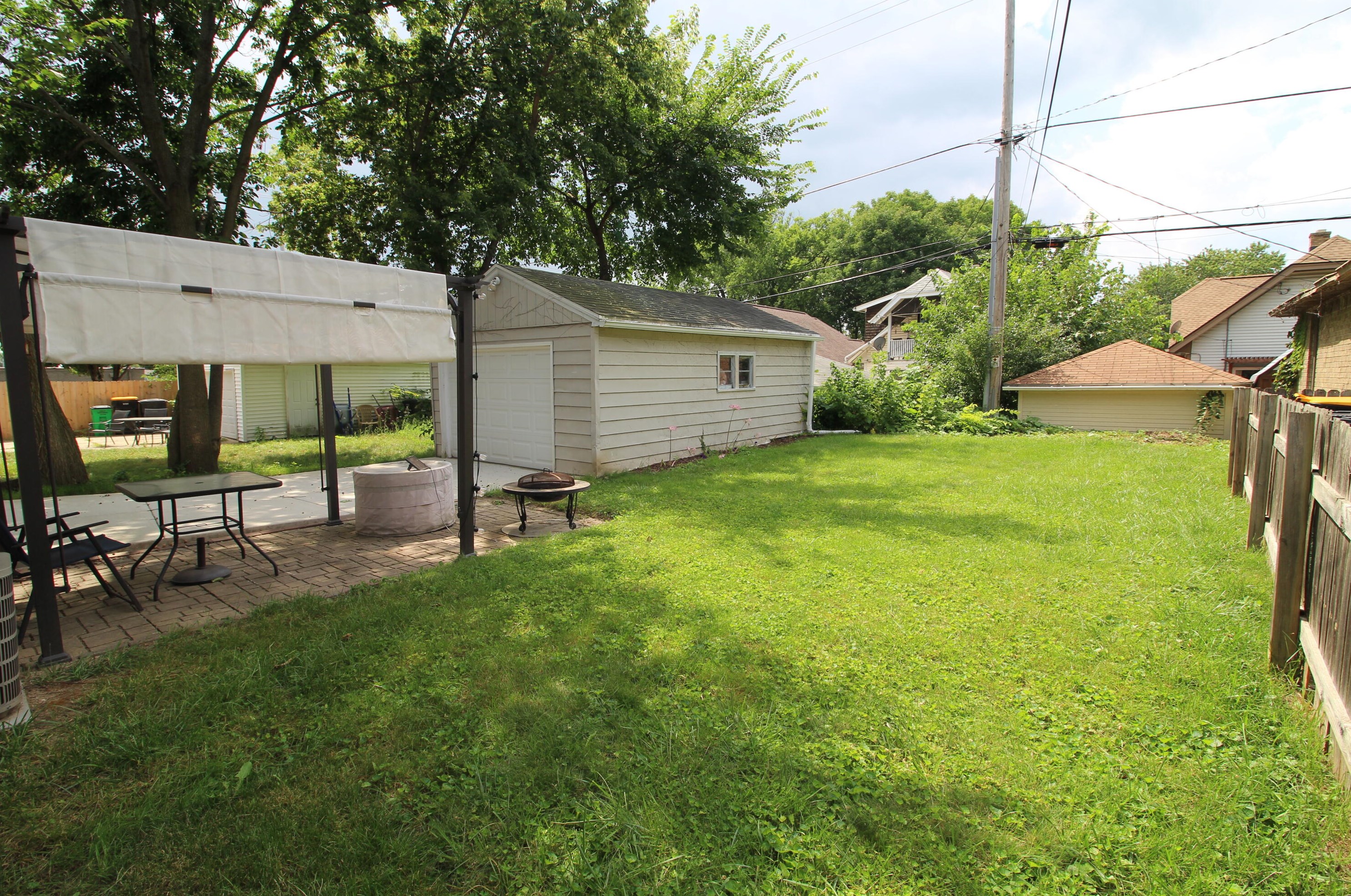 2333 60, Milwaukee WI 53219-2129 exterior