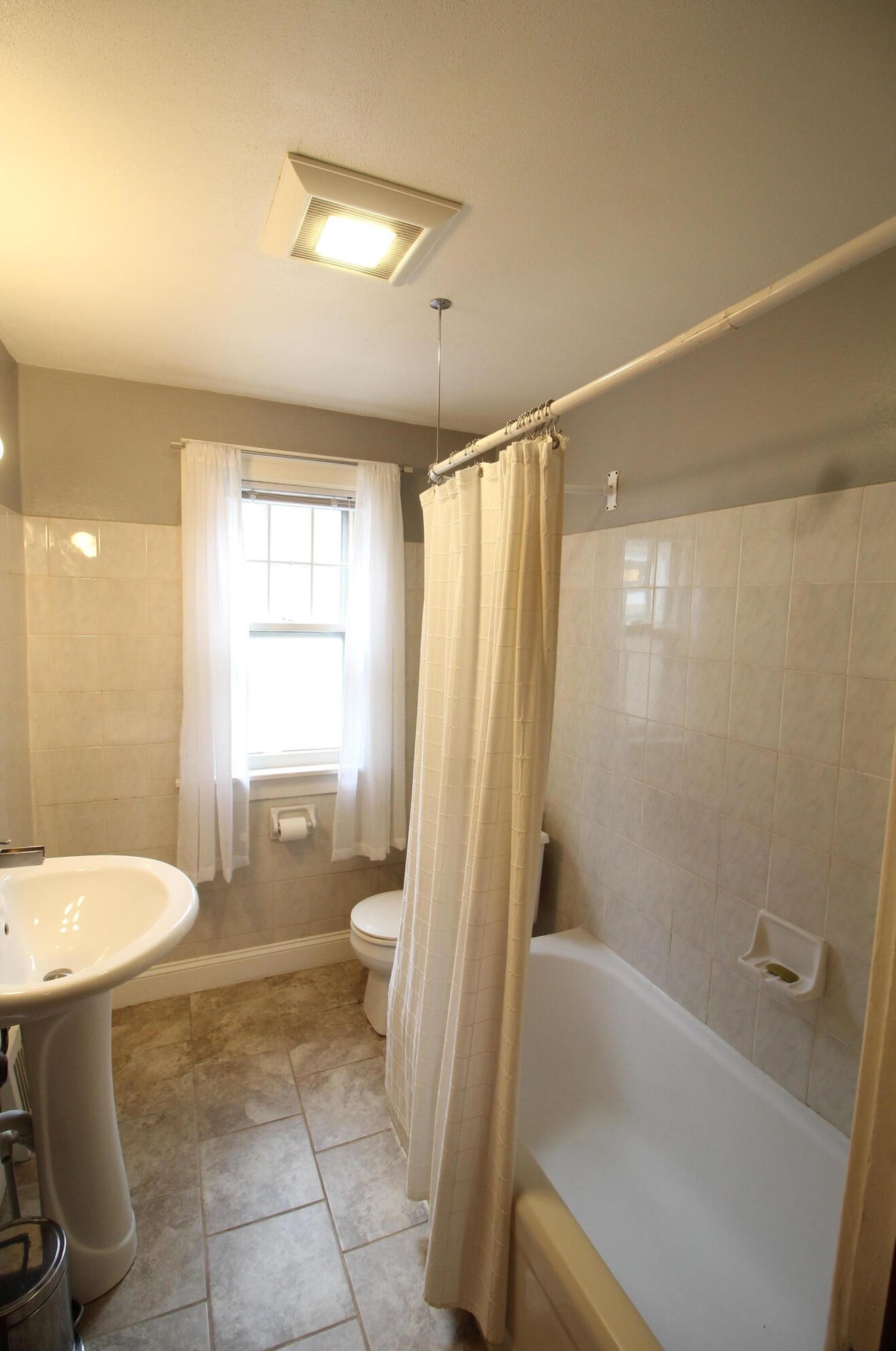 2333 60, Milwaukee WI 53219-2129 exterior