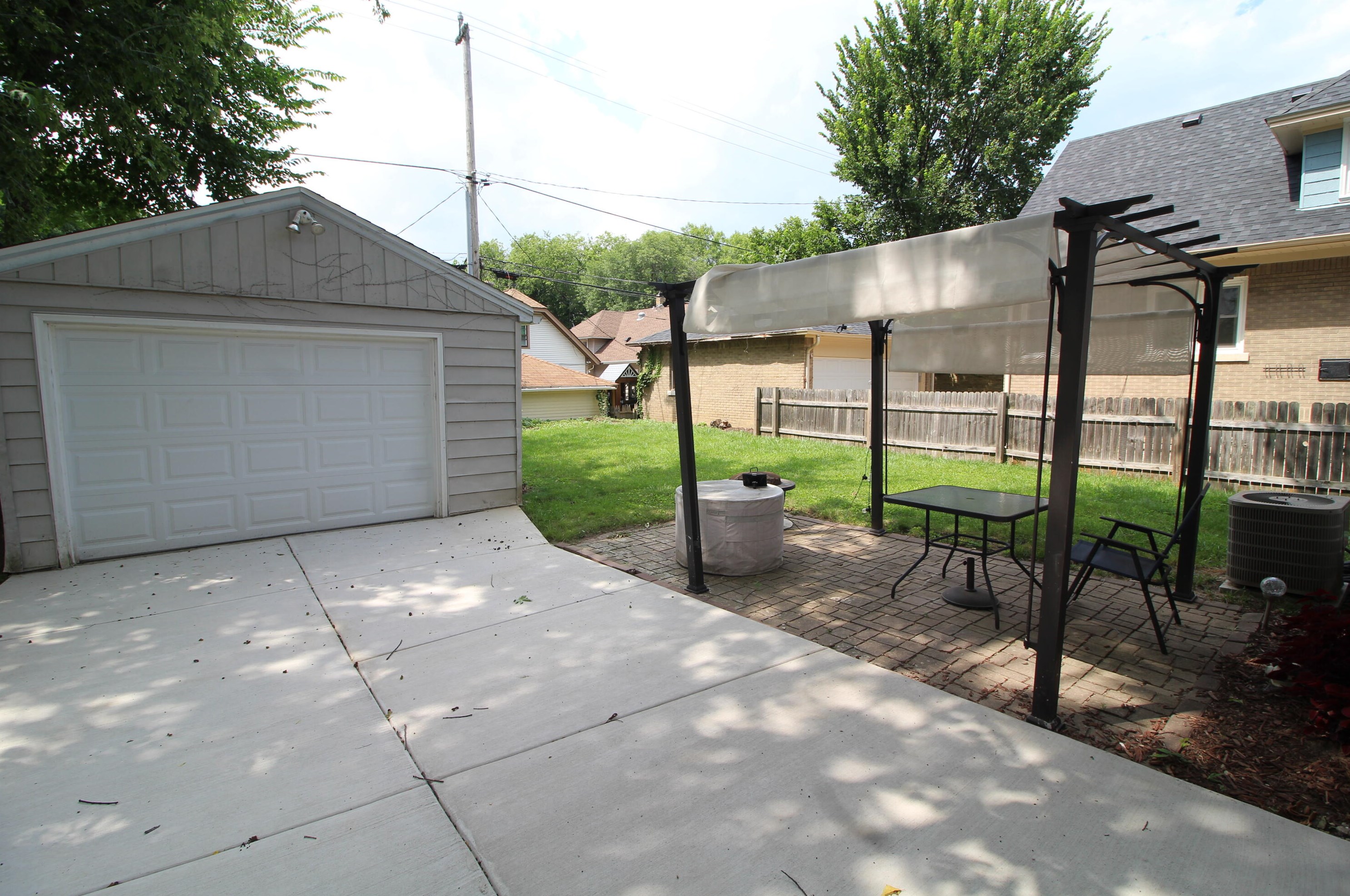 2333 60, Milwaukee WI 53219-2129 exterior