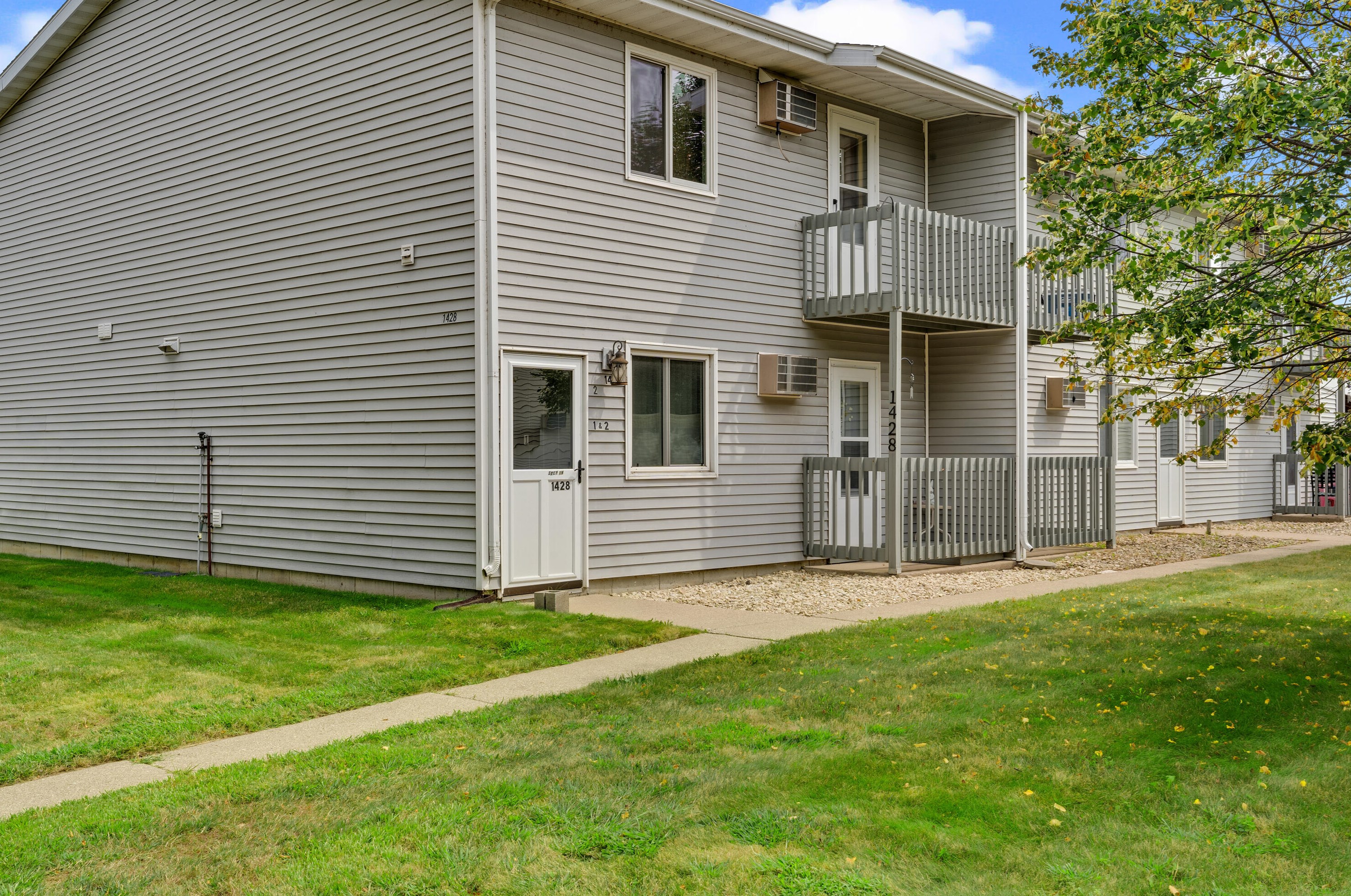 1428 Redfield St #1, La Crosse, WI 54601