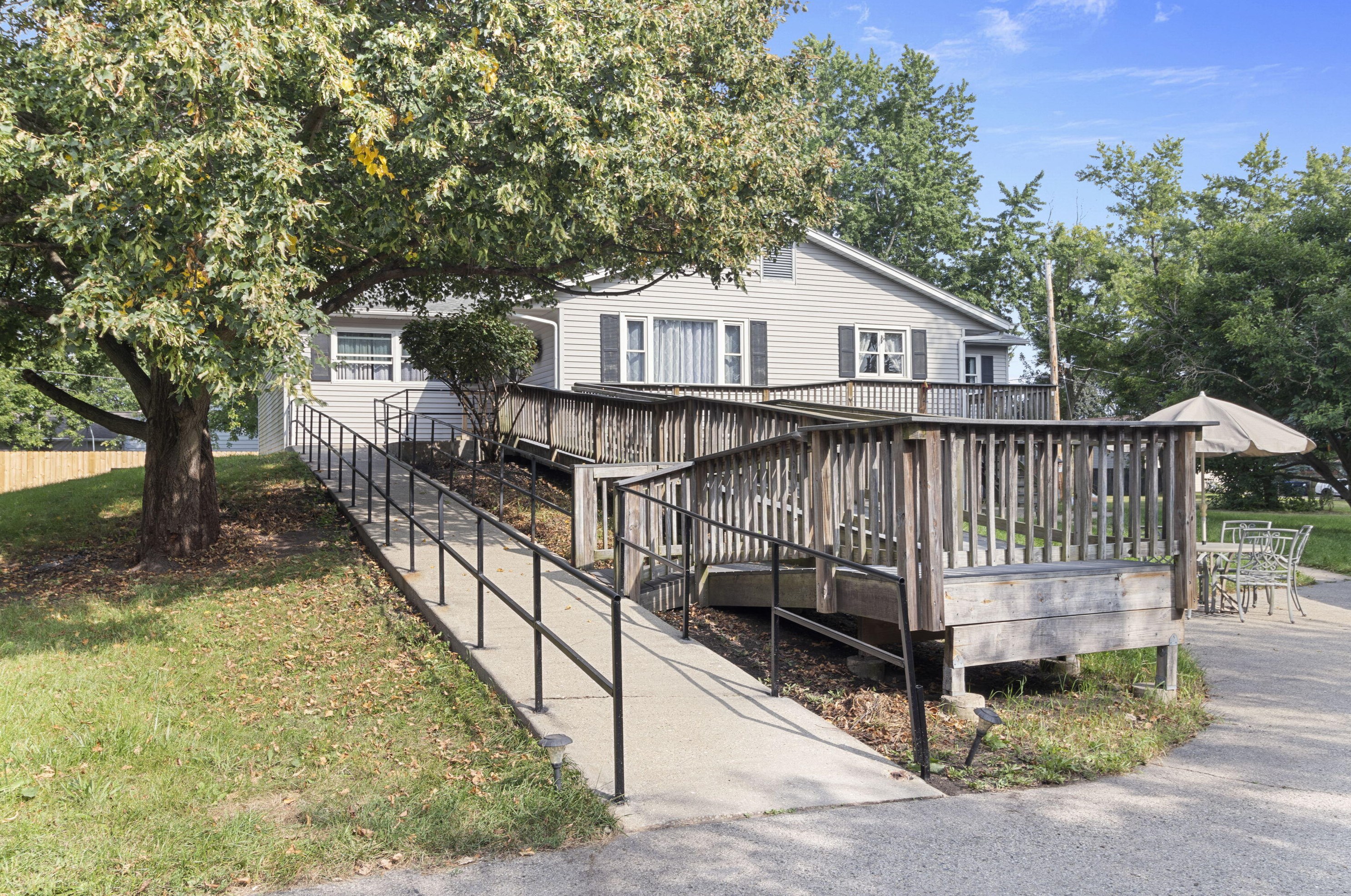 13 E Prescott St, Elkhorn, WI 53121