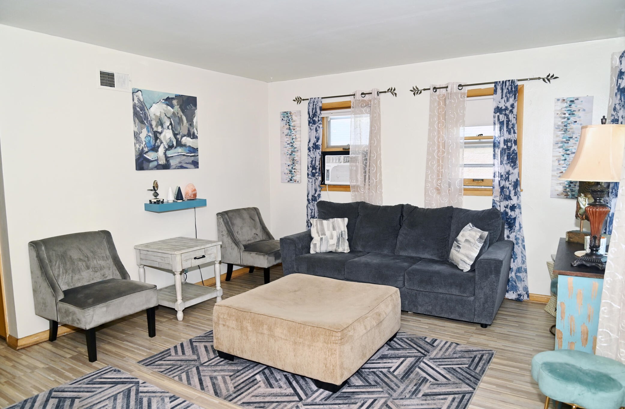 3851 N 77th St, Milwaukee, WI 53222