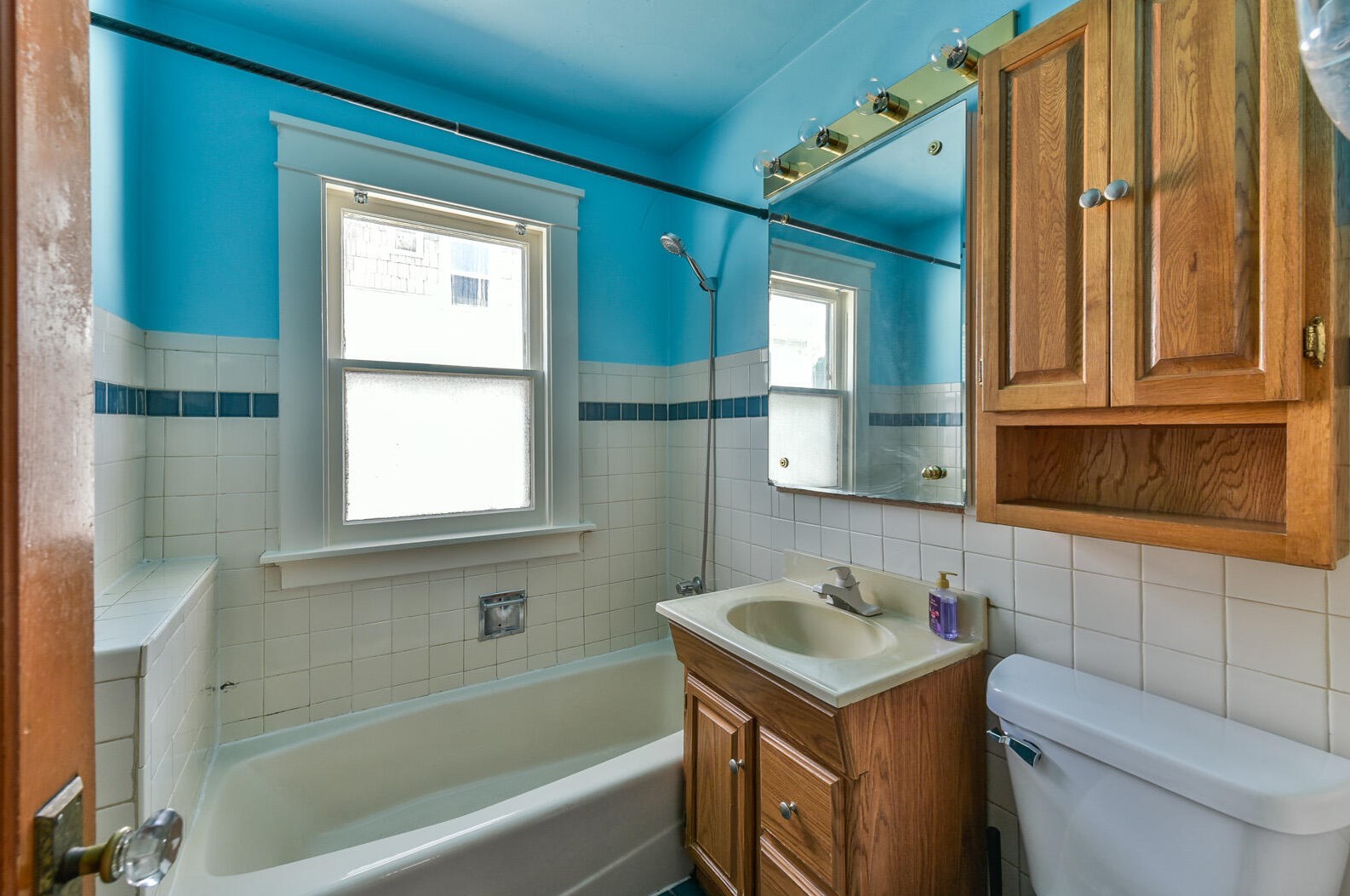 150 60, Milwaukee WI exterior