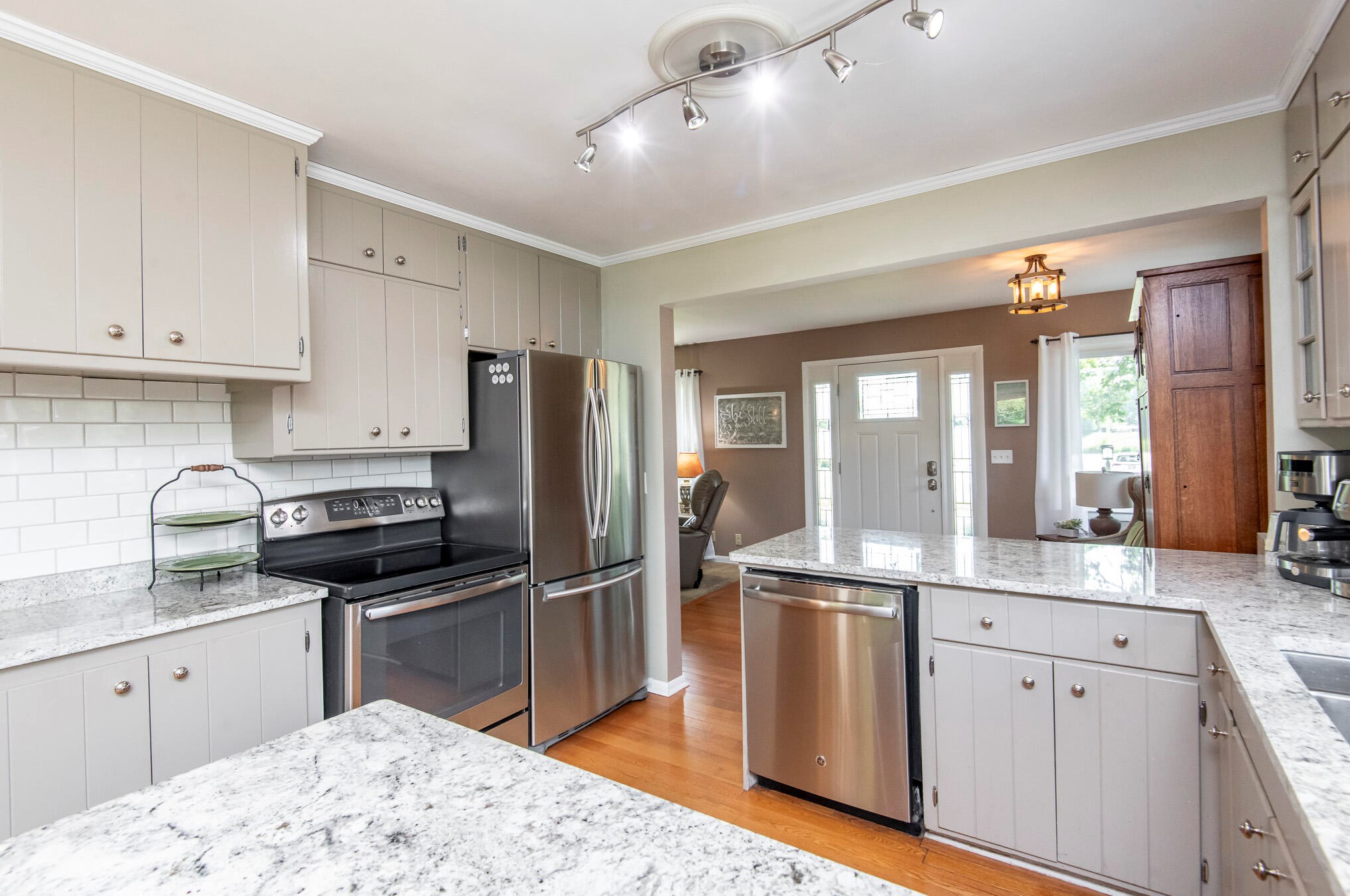 14130 Lilly Heights Dr, Brookfield, WI 53005