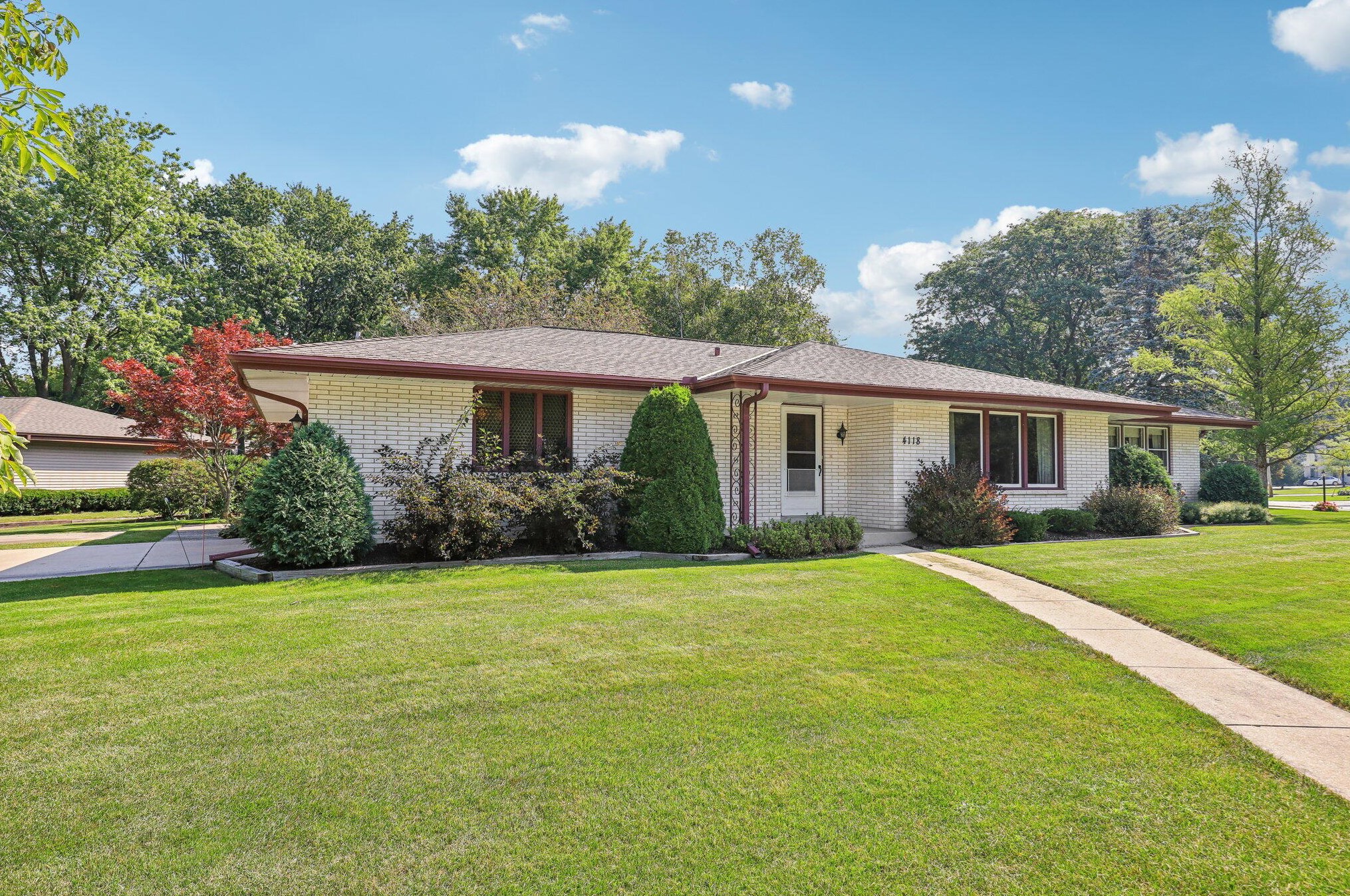 4118 W Barnard Ave, Milwaukee, WI 53221