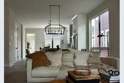 6253 W Foxtown Dr, Mequon, WI 53092 - Photo 10