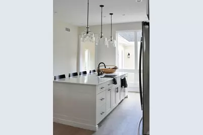 6253 W Foxtown Dr, Mequon, WI 53092 - Photo 14