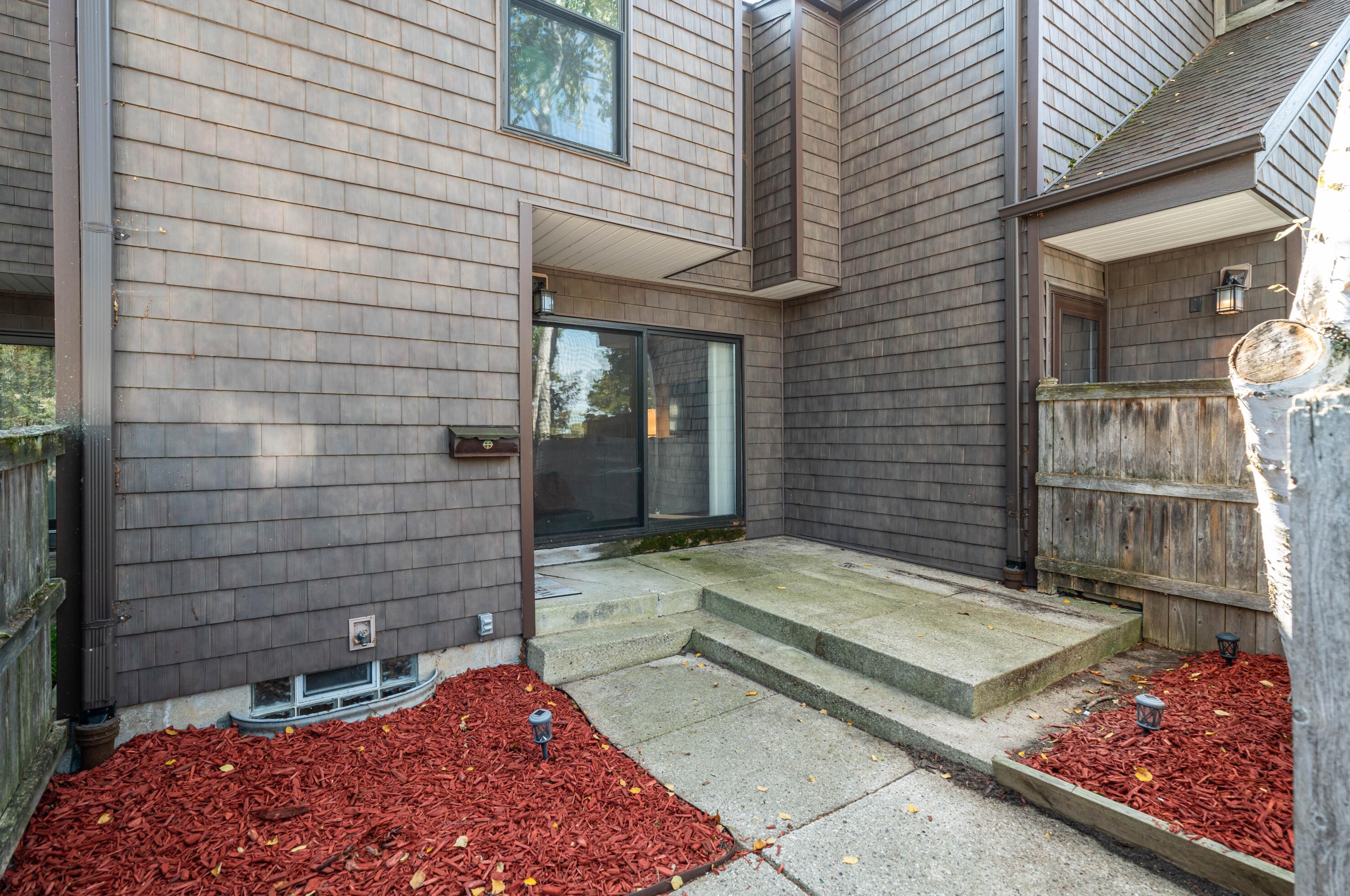 6913 W Glenbrook Rd #4, Milwaukee, WI 53223