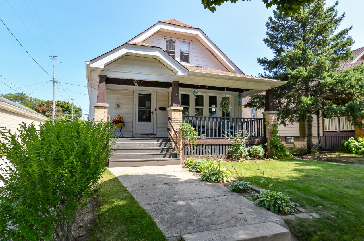 3058 N 62nd St, Milwaukee, WI 53210