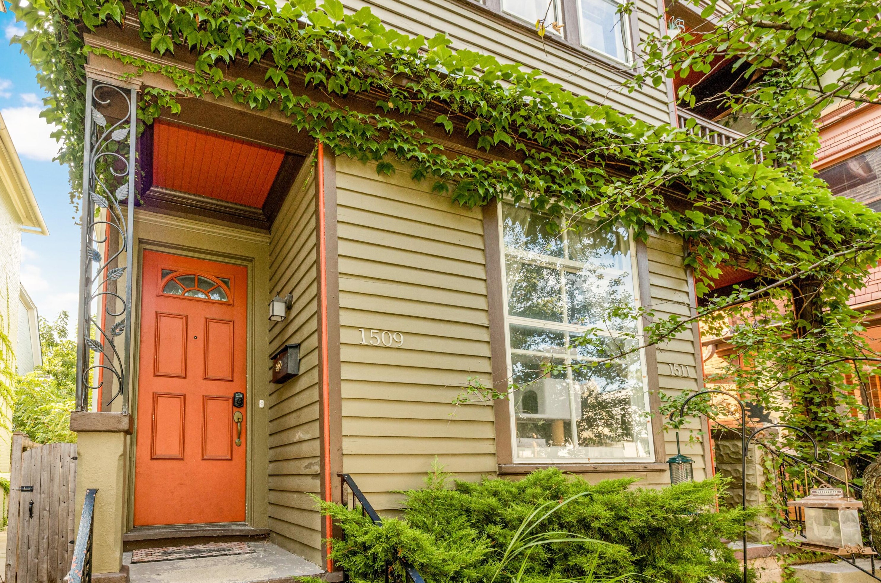 1509 N Astor St #1511, Milwaukee, WI 53202