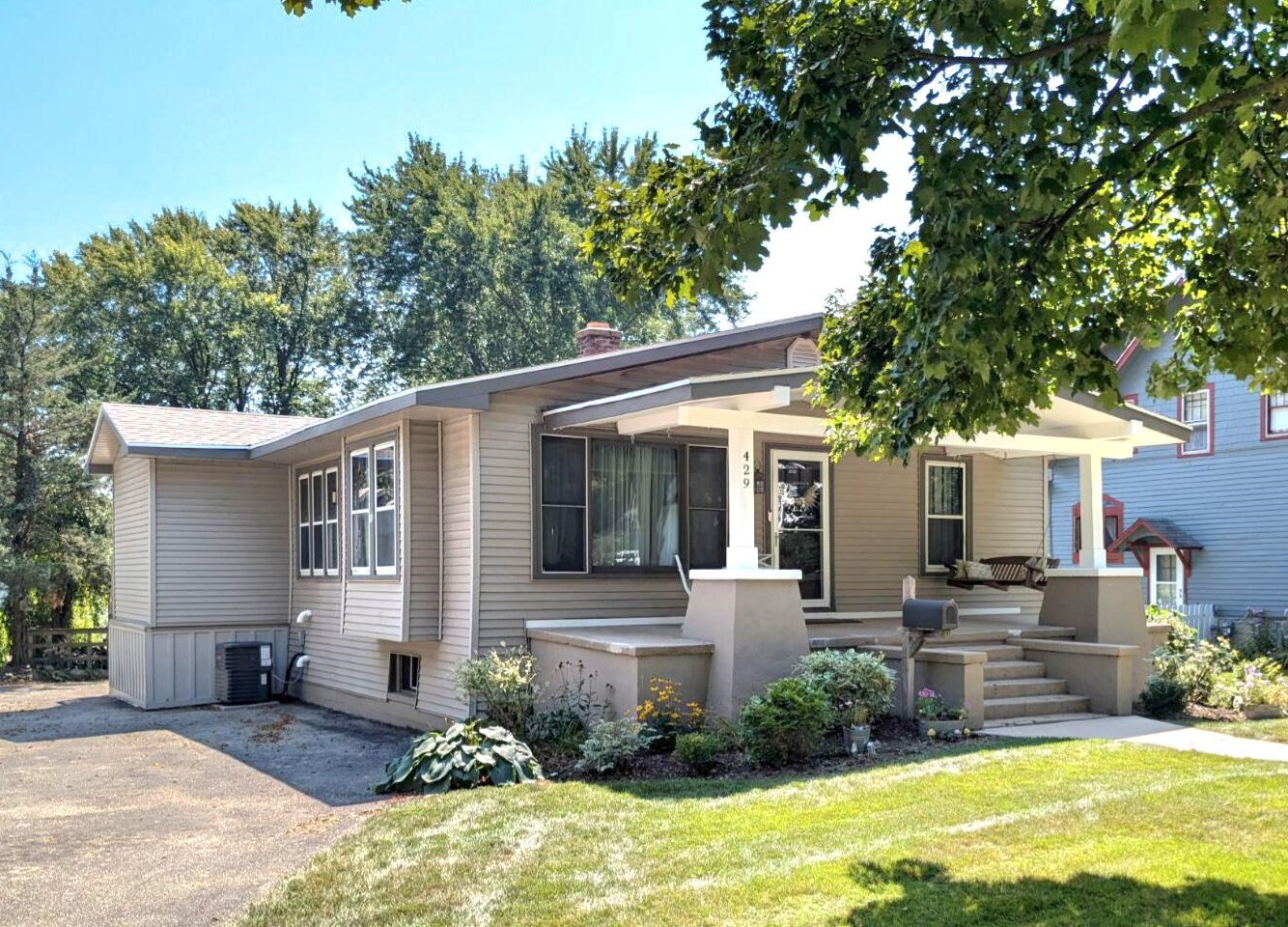 429 W Walworth St, Elkhorn, WI 53121