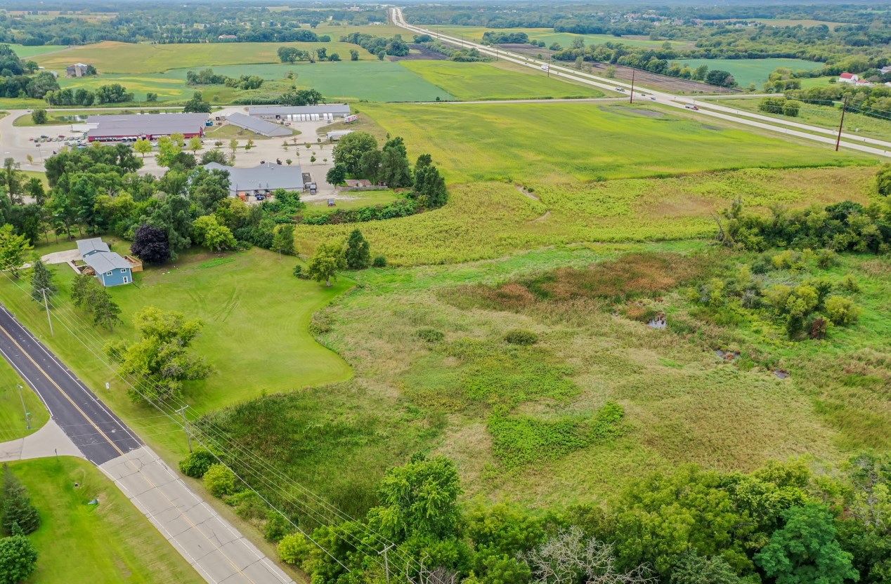 34800 Geneva Rd, Lyons, WI 53105