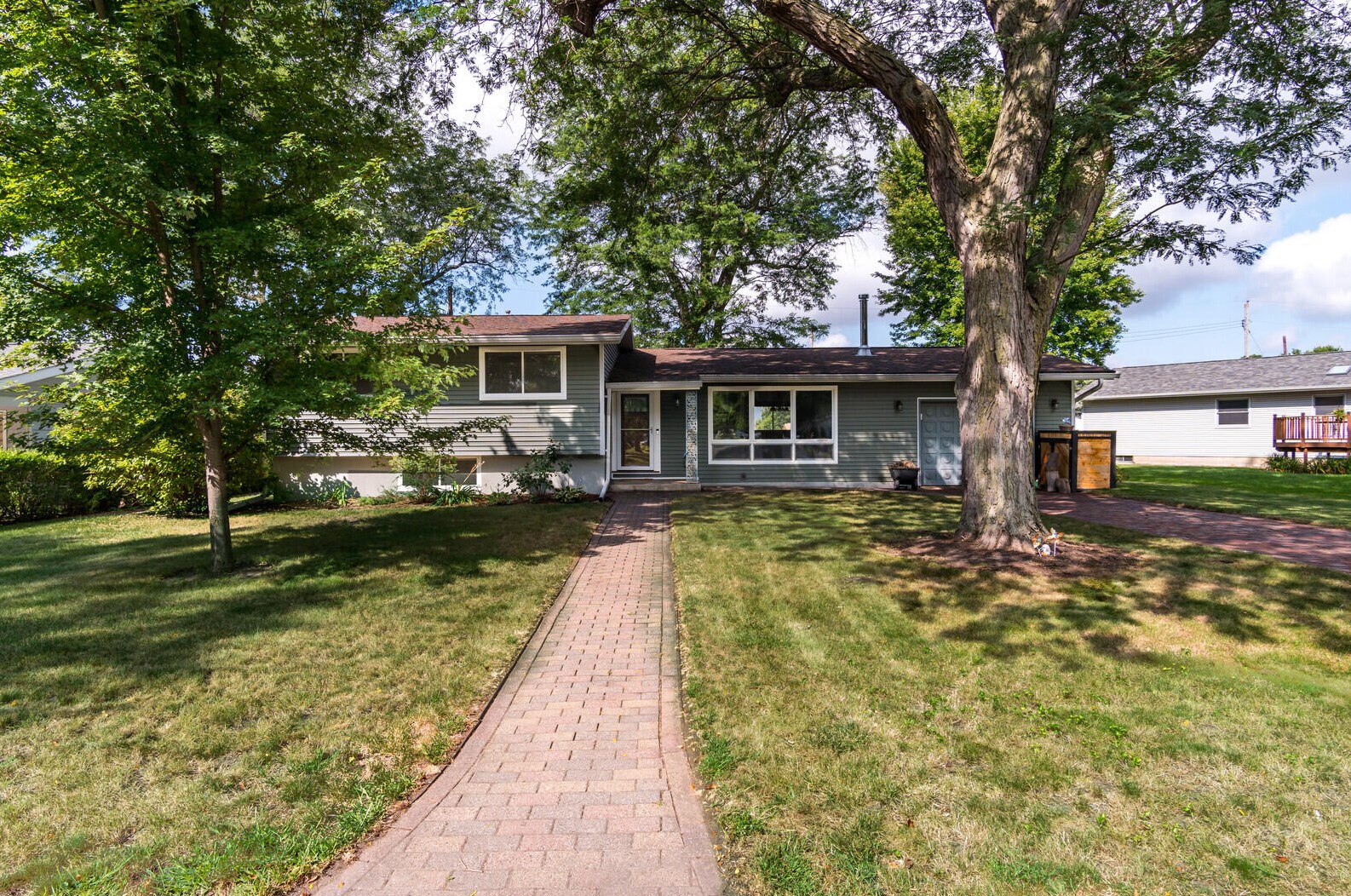 2220 Redwood Ct, La Crosse, WI 54601