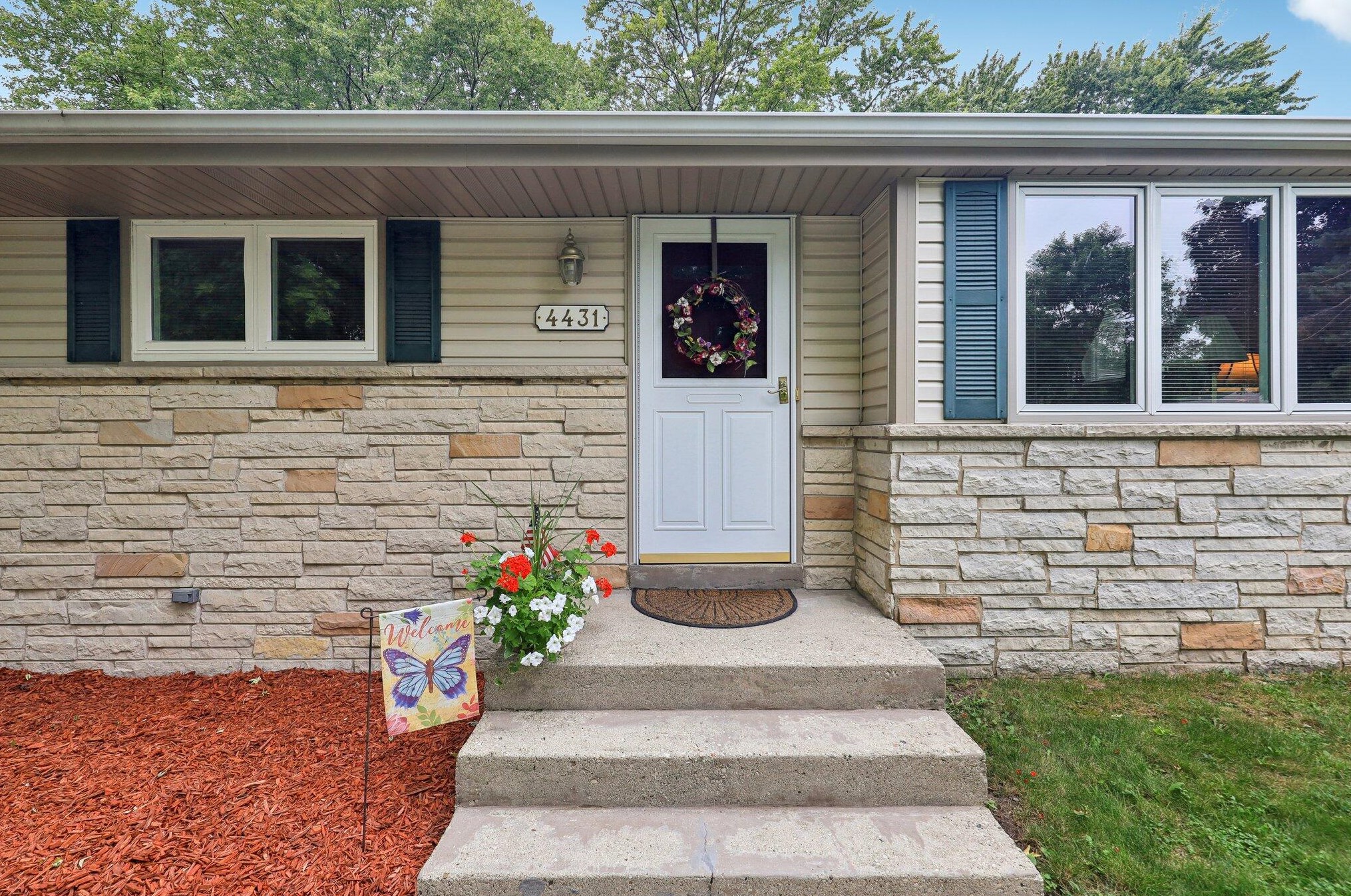 4431 S 48th St, Milwaukee, WI 53220