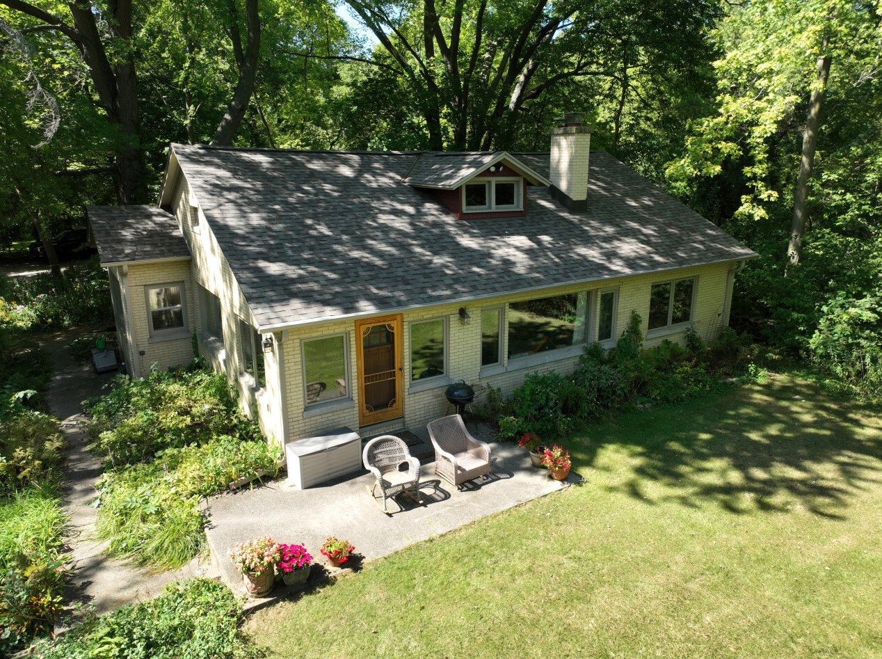 6110 N Sunny Point Rd, Milwaukee, WI 53209
