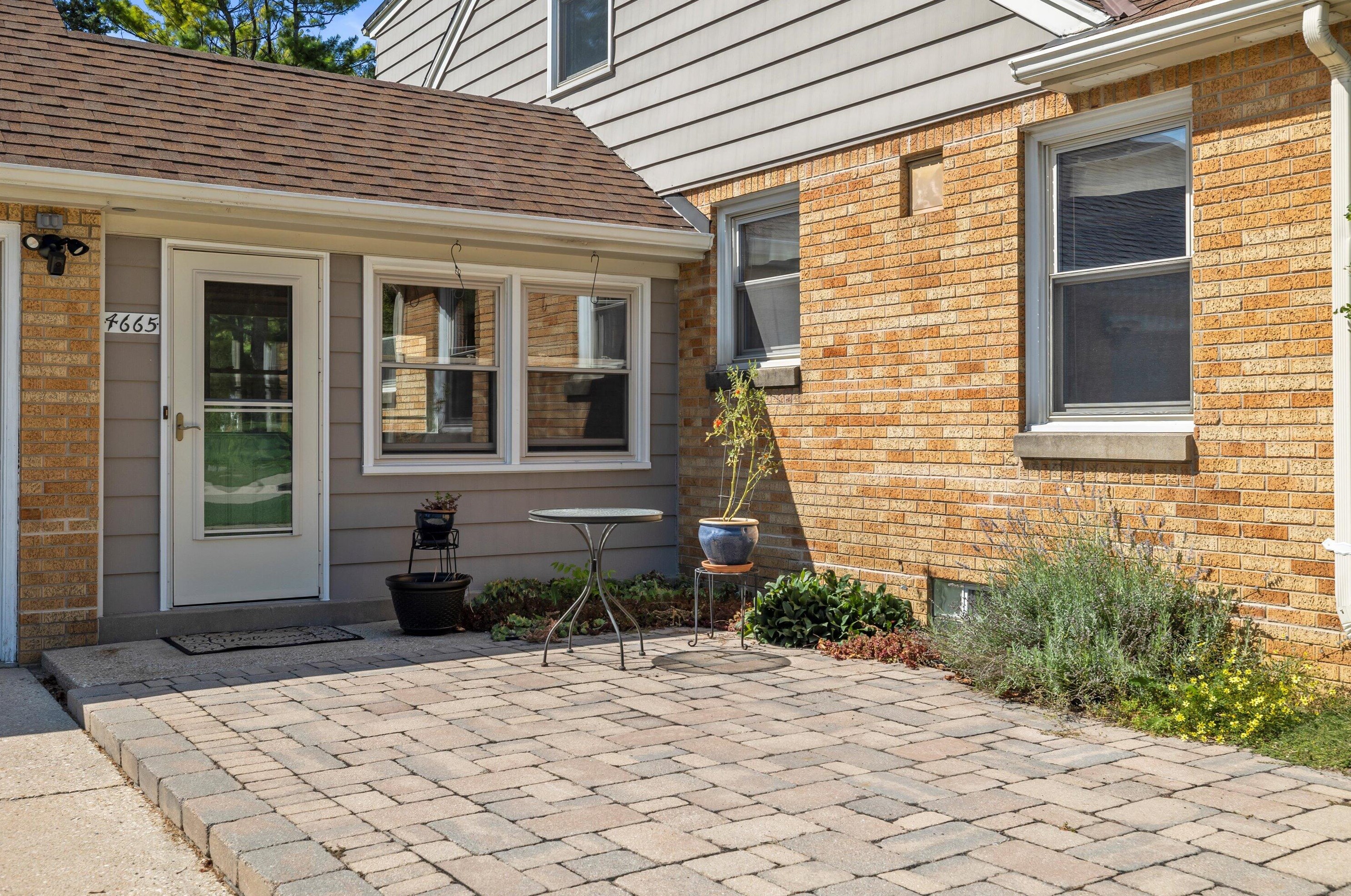 4665 N 133 St, Brookfield, WI 53005
