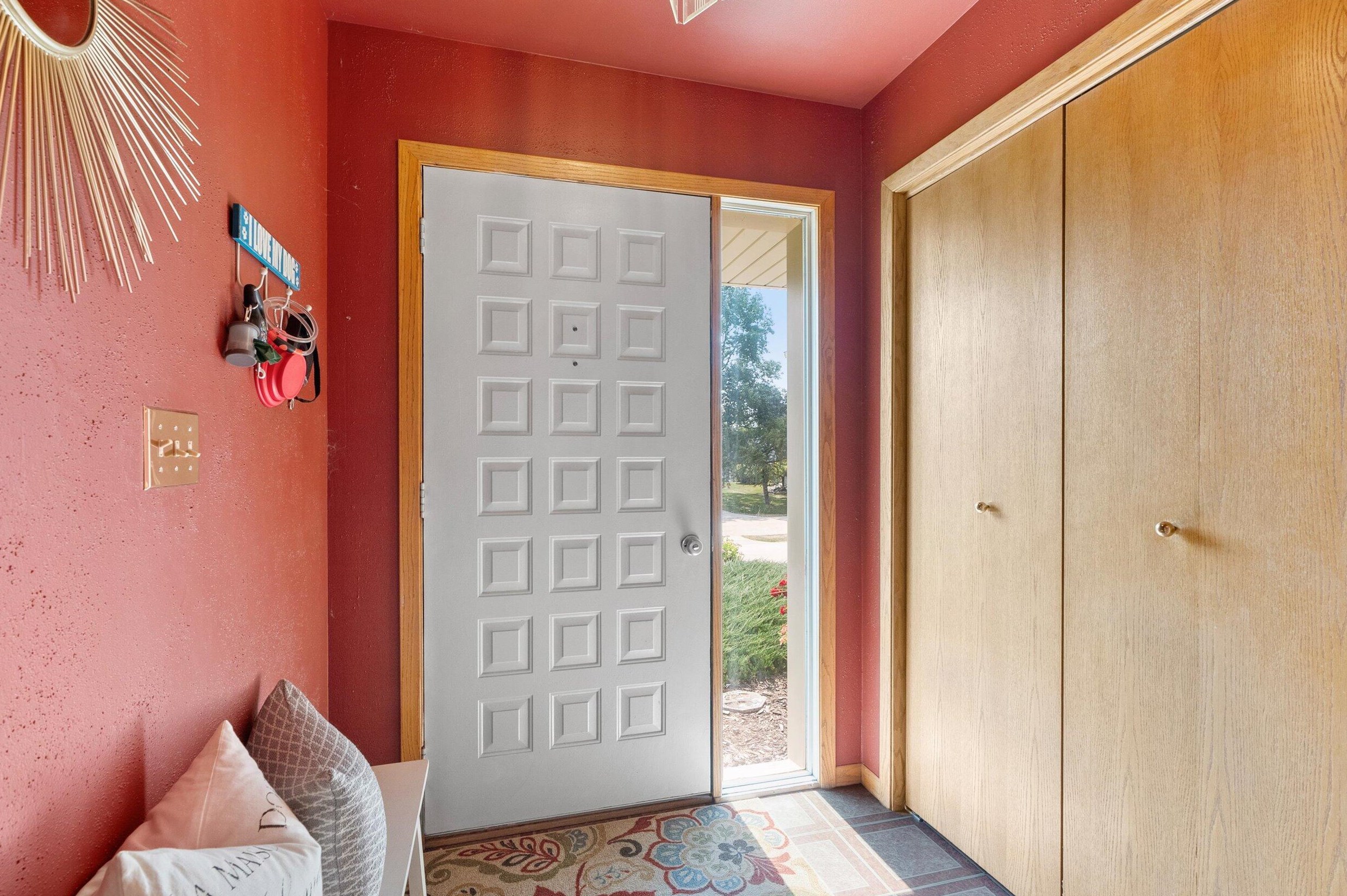 11850 Woodland Circle, Hales Corners, WI 53130
