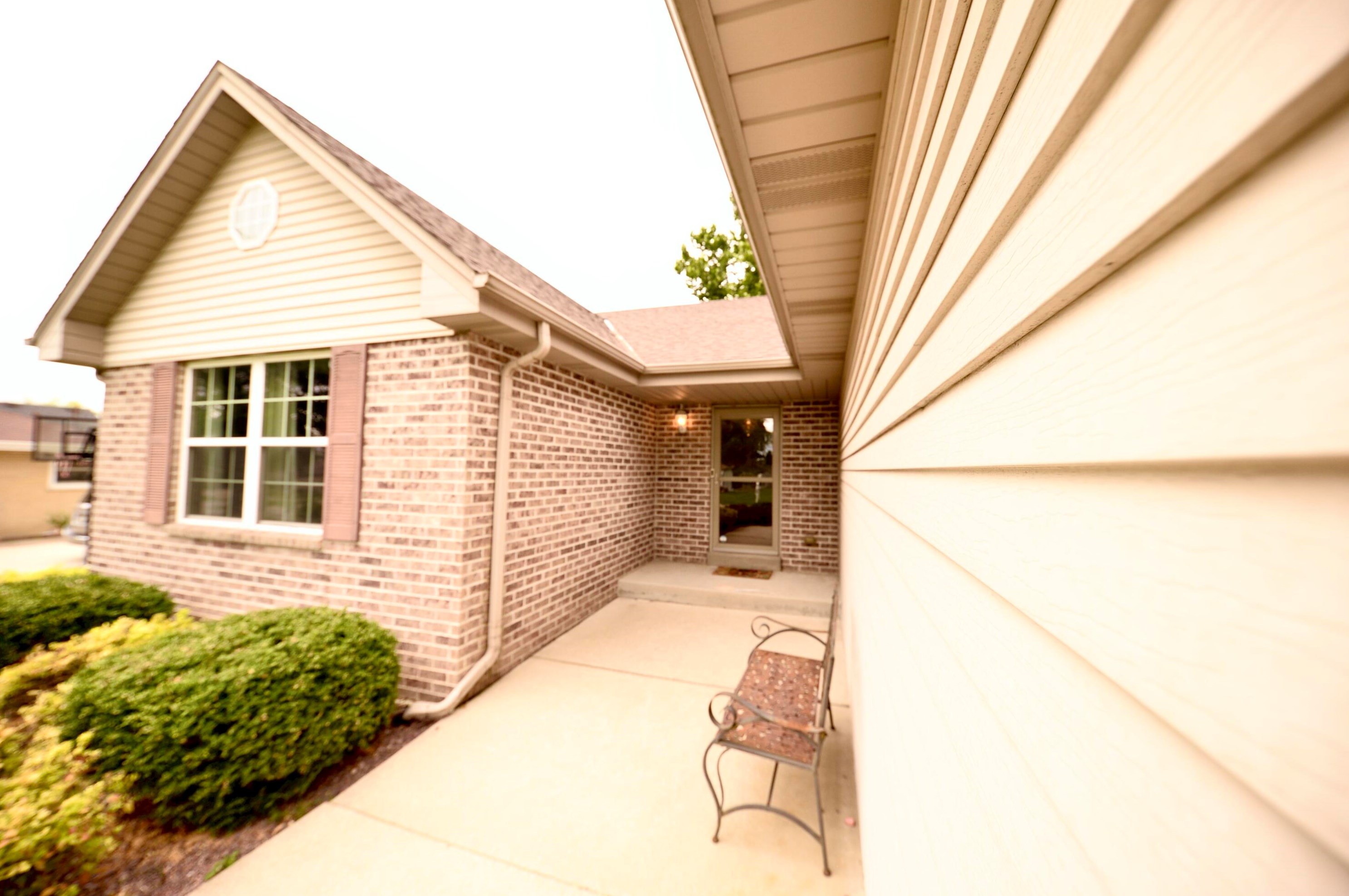 7116 W Carpenter Ave, Milwaukee, WI 53220