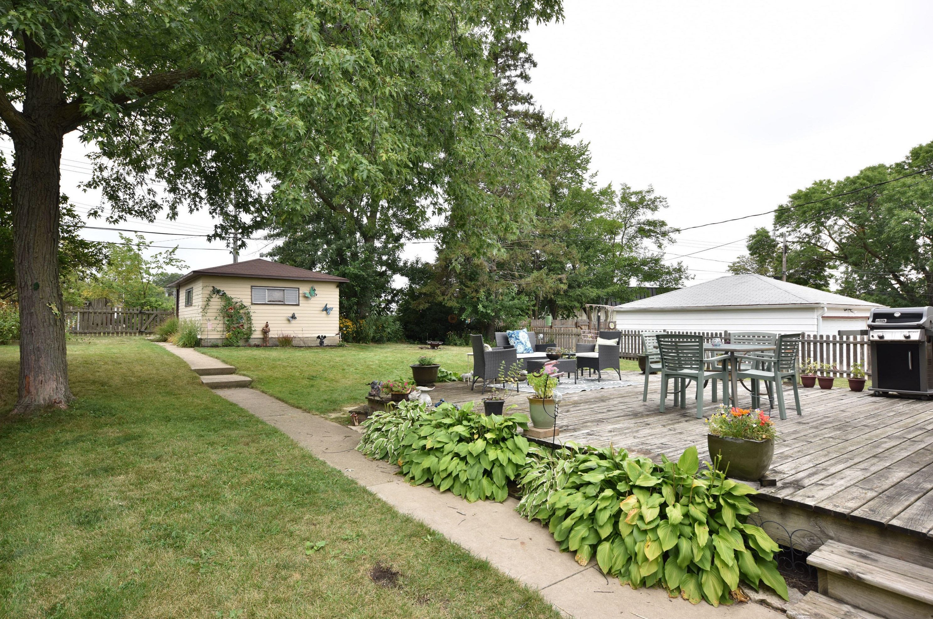 3957 N 98th St, Milwaukee, WI 53222
