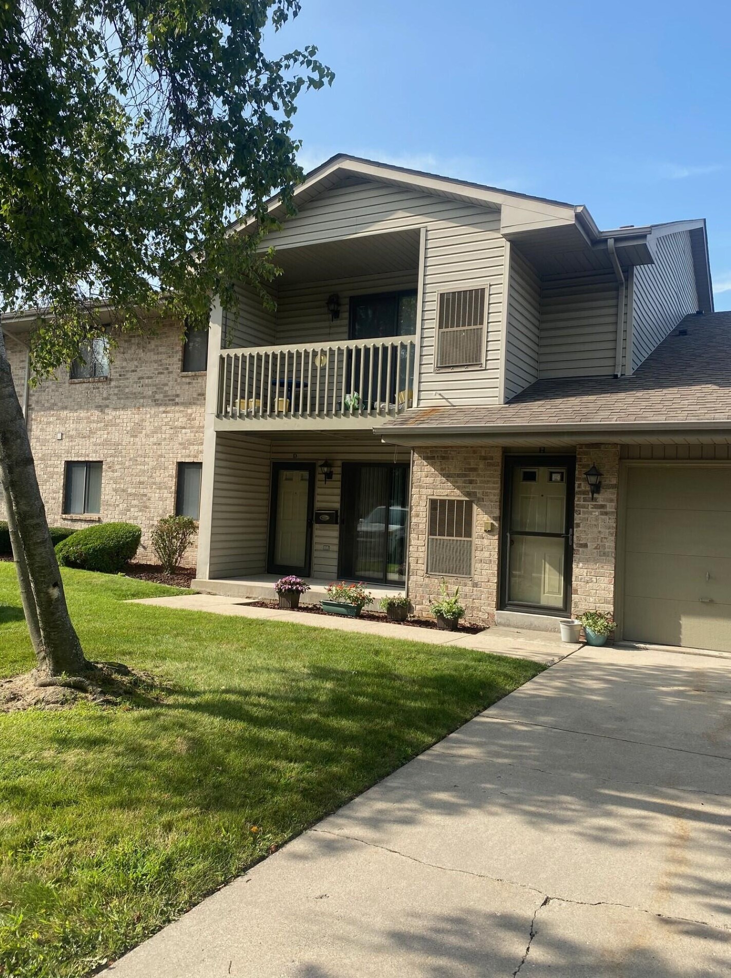 8125 40th Ave, Kenosha WI 53142-4915 exterior