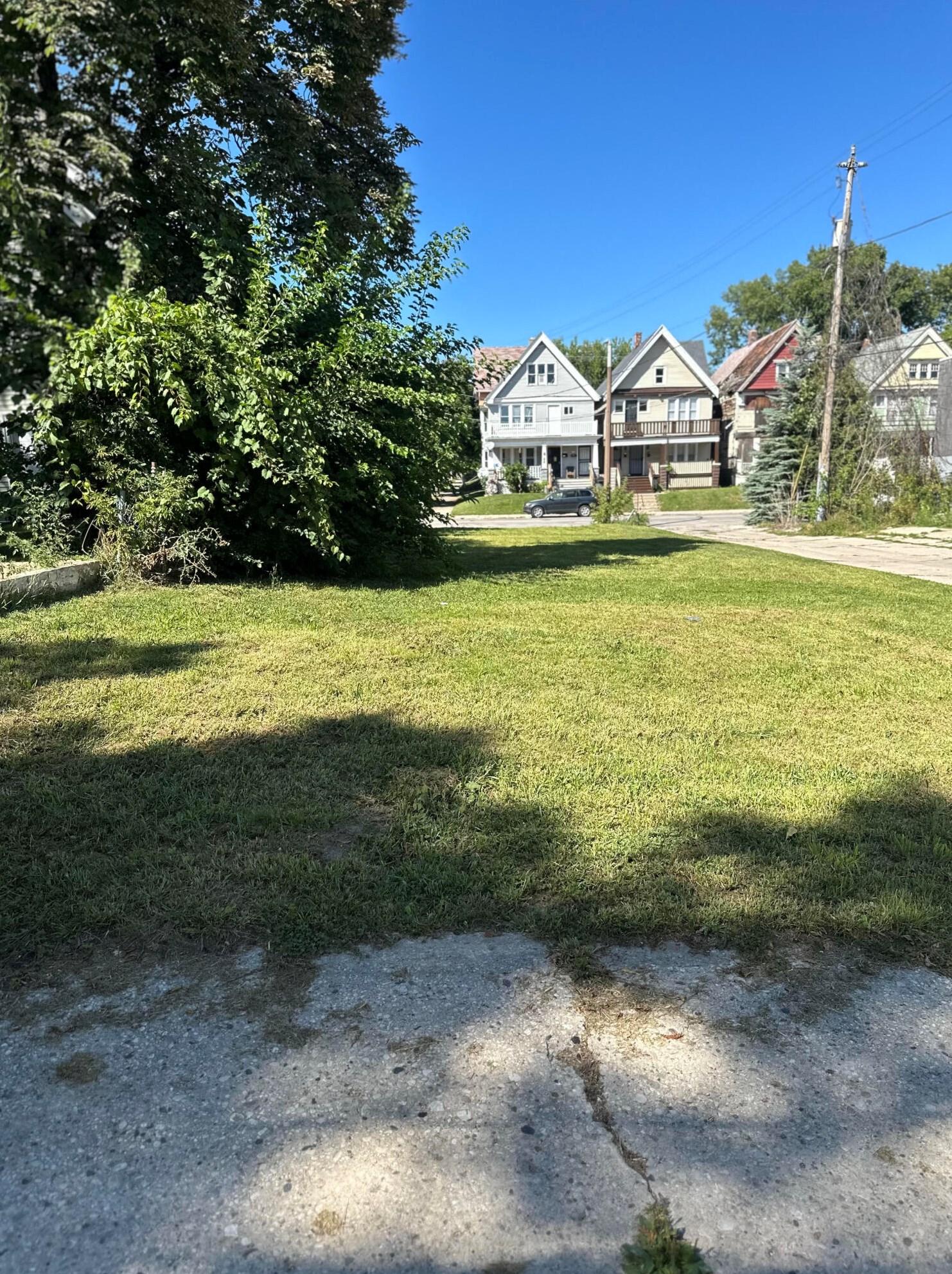 1425 Burleigh St, Milwaukee WI 53206-2213 exterior