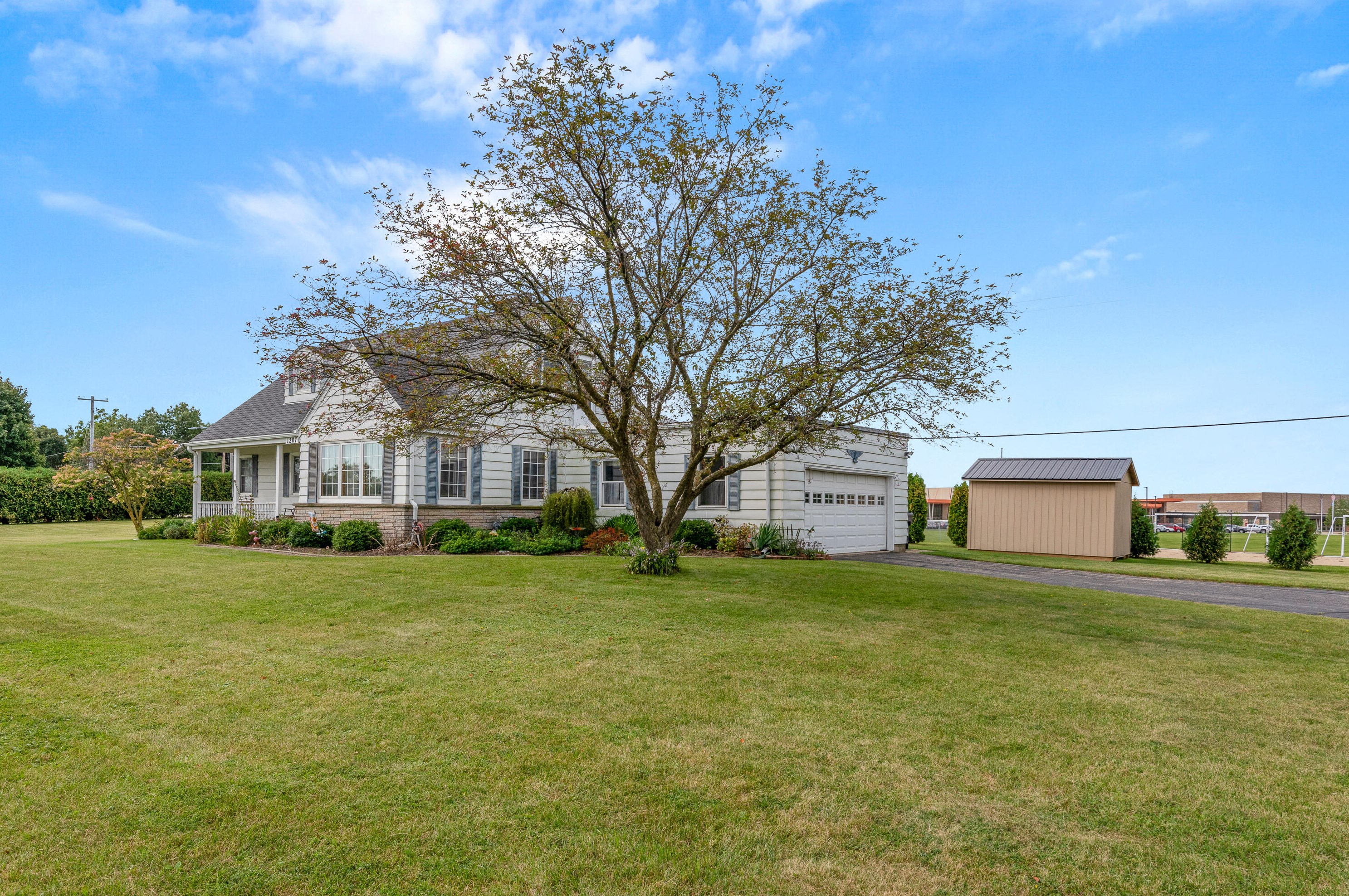 1207 E Lake St, Horicon, WI 53032