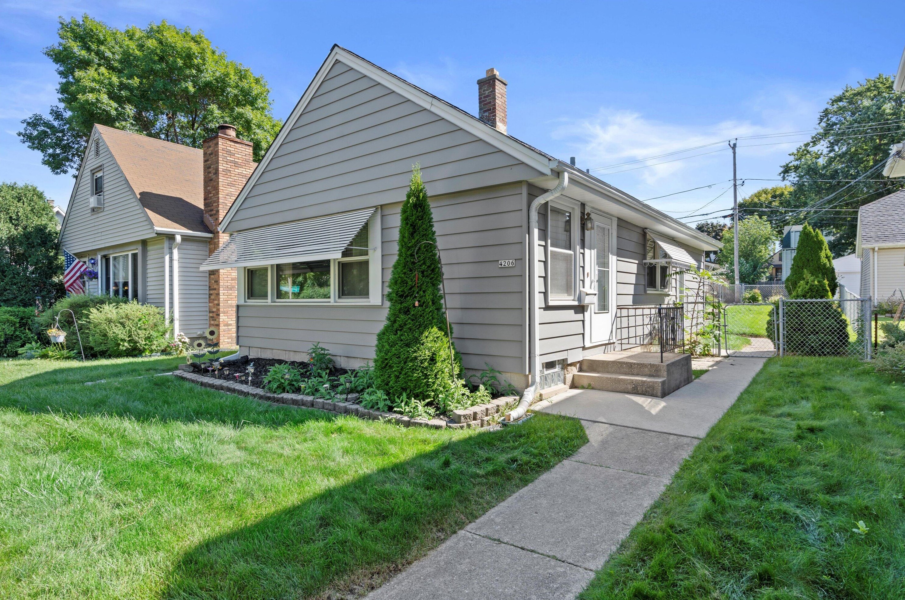 4206 S 4th St, Milwaukee, WI 53207