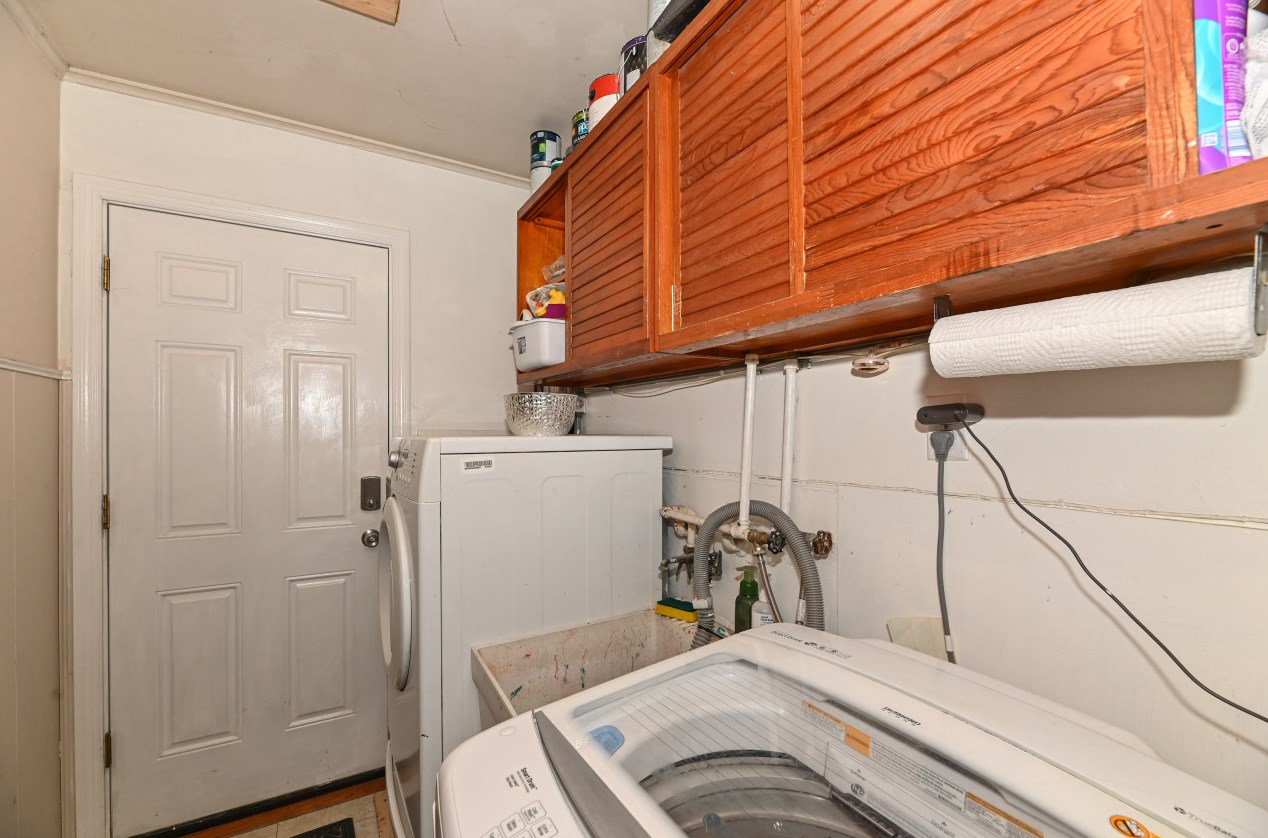 1018 105th St, Milwaukee WI 53227-3516 exterior